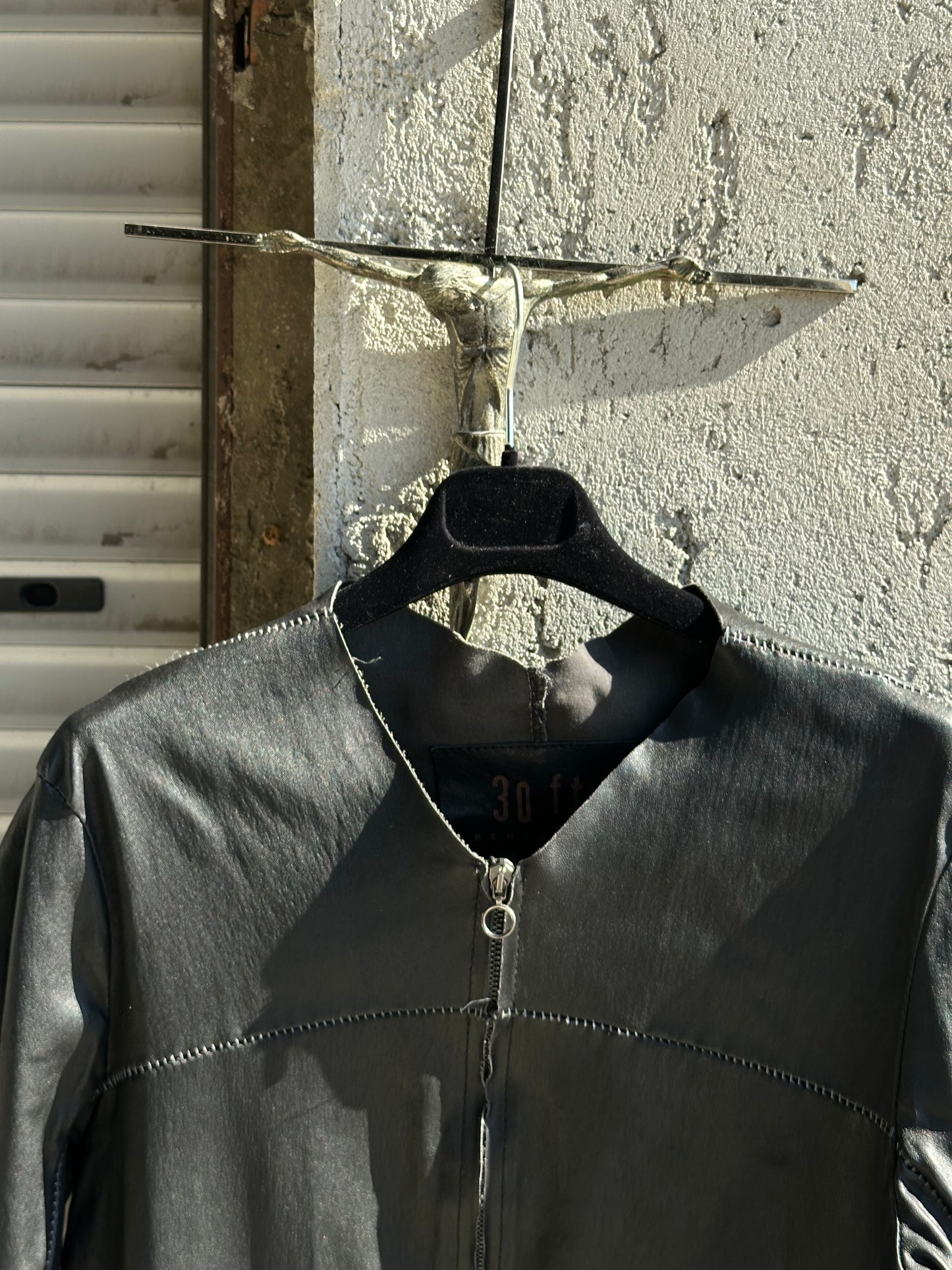 REVERSE STITCHING CROSS LEATHER JACKET