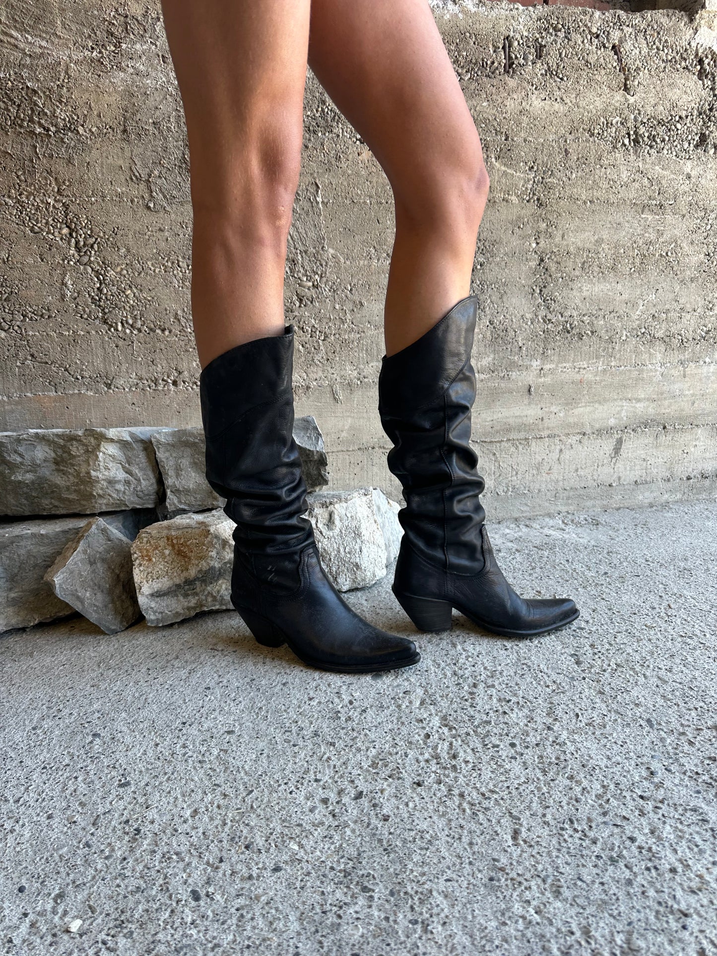SLOUCHY TEXAN BOOTS