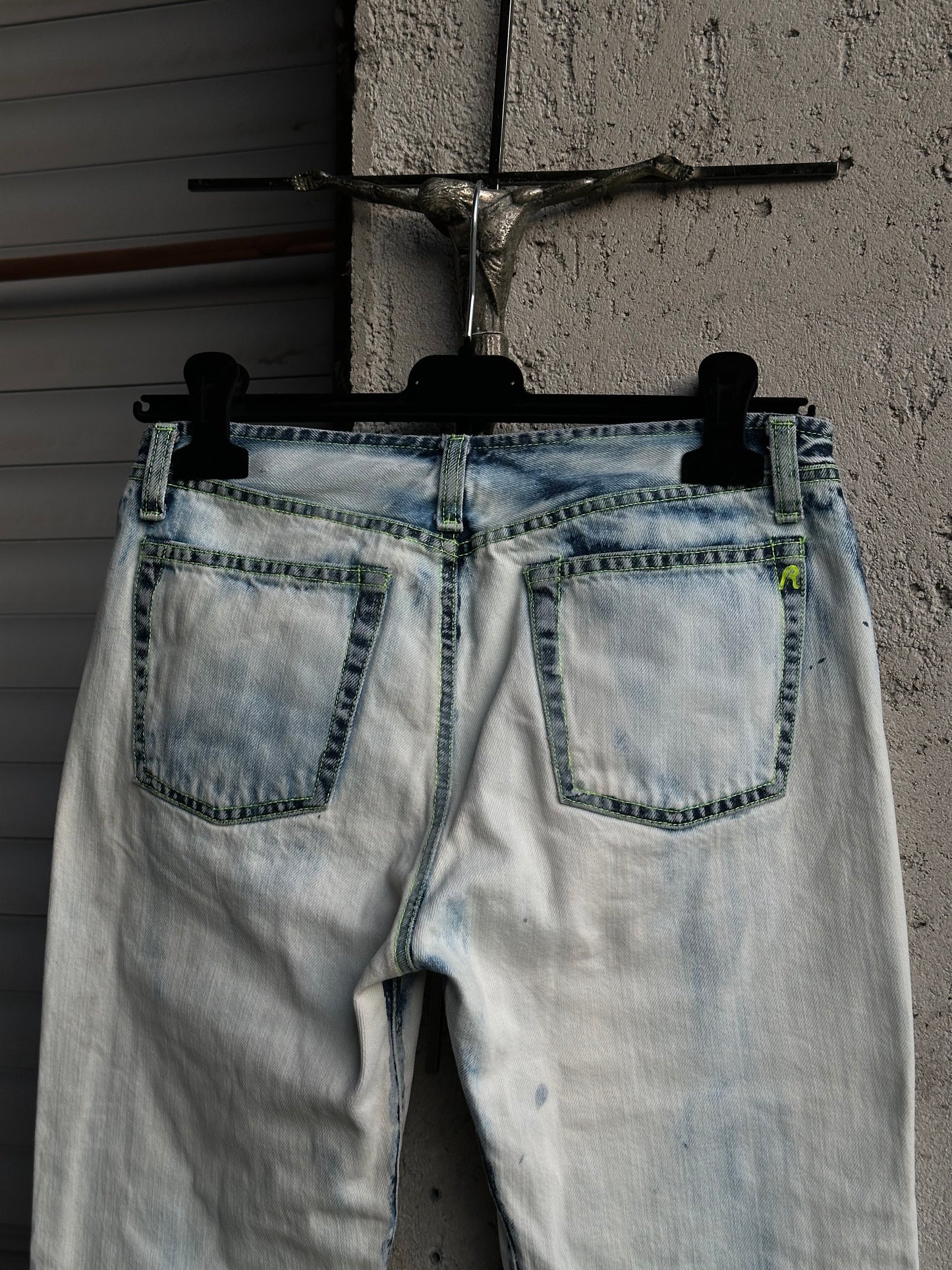 LIGHT DENIM FLARED LEOPARD PANTS