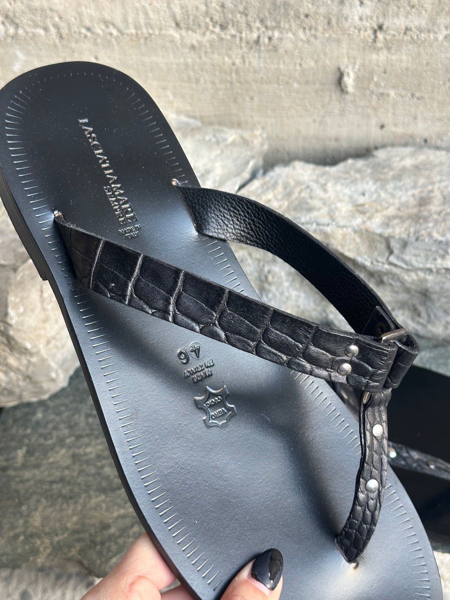 CROCO LEATHER SLIPPERS