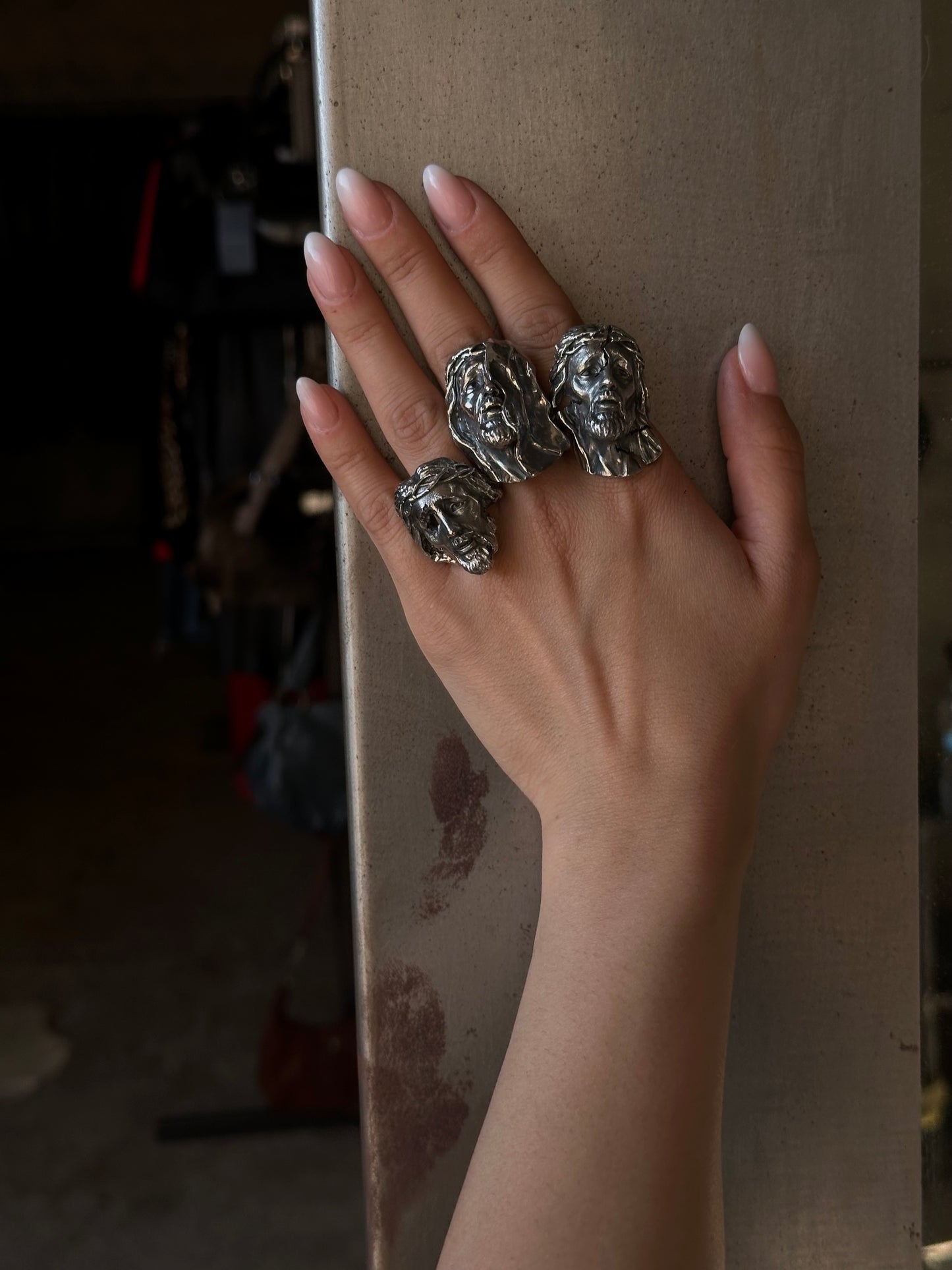 HAILV RELIC OF CHRIST WITH BLACK STONES SILVER RING