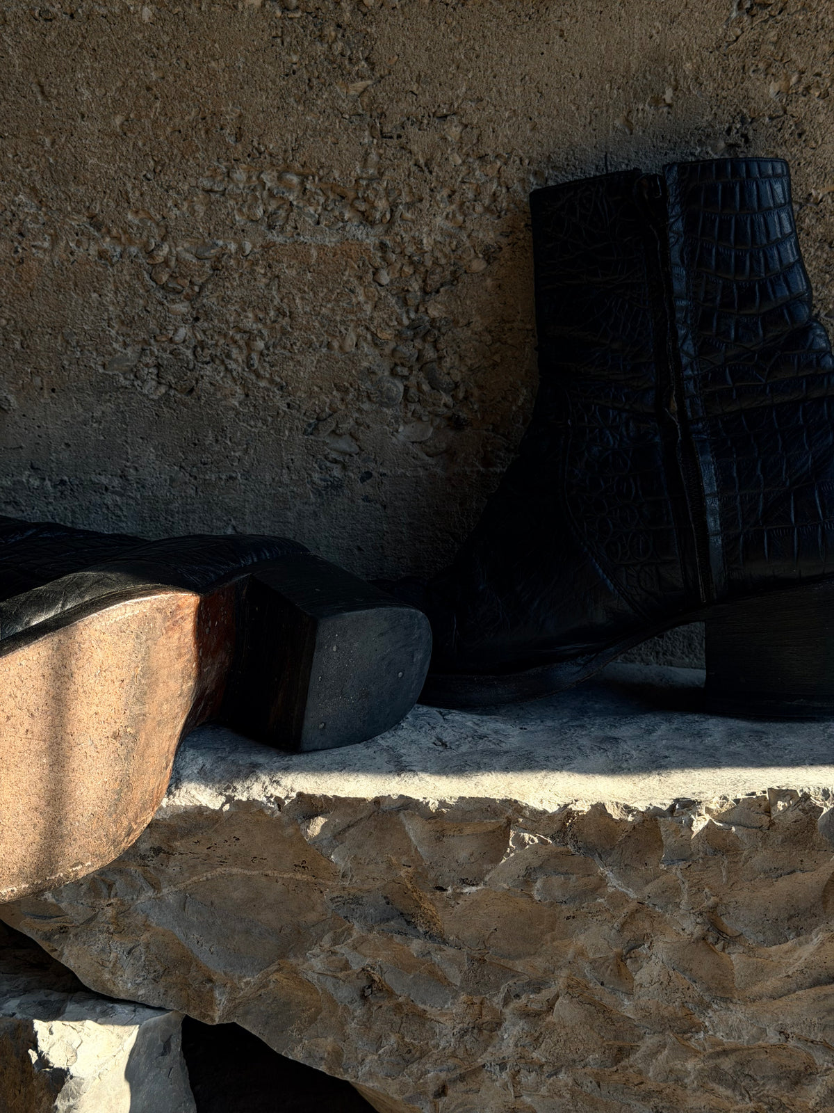 CROCO HEELED BOOTS