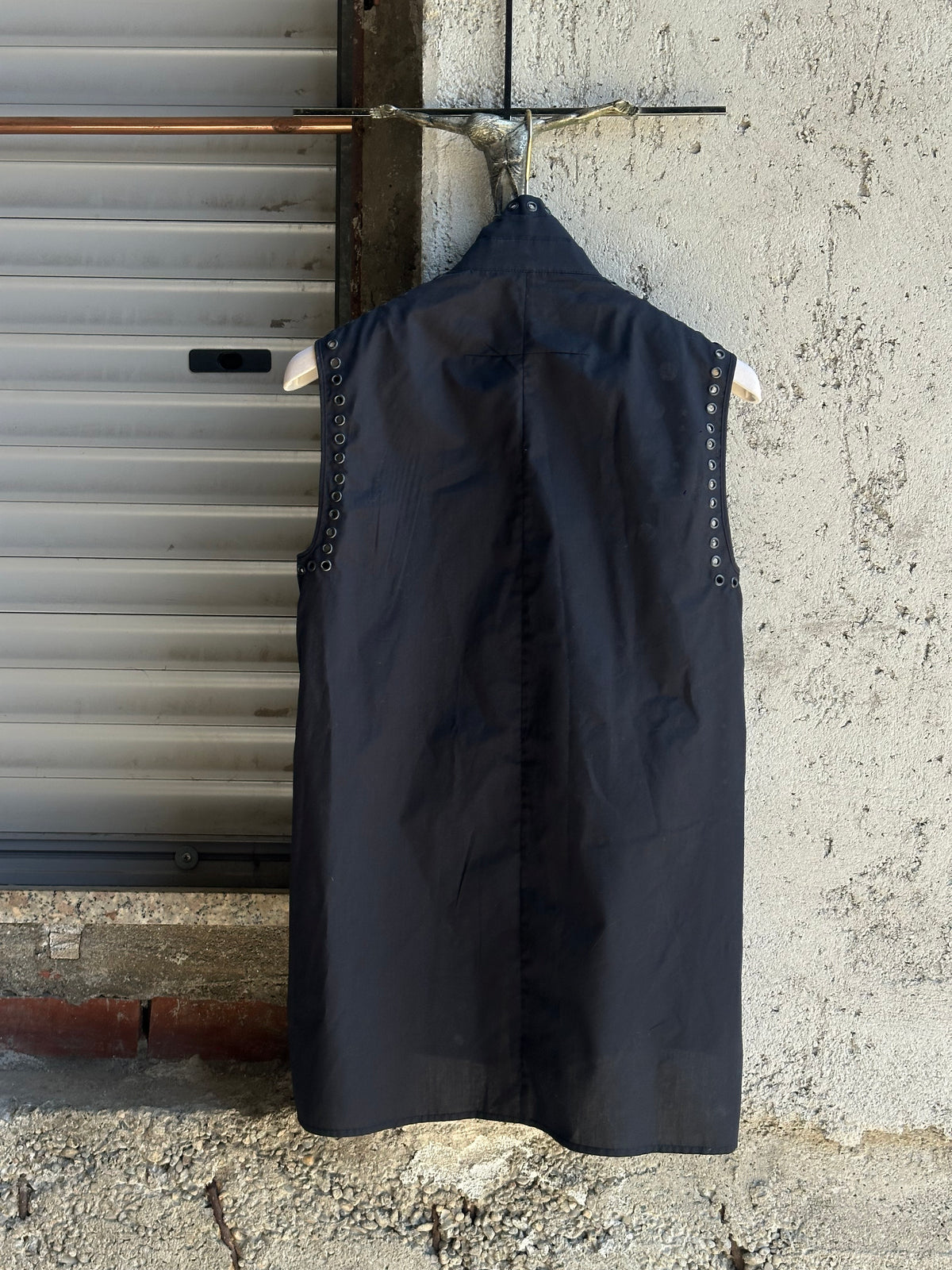 GIVENCHY EYELETS SLEEVELESS SHIRT