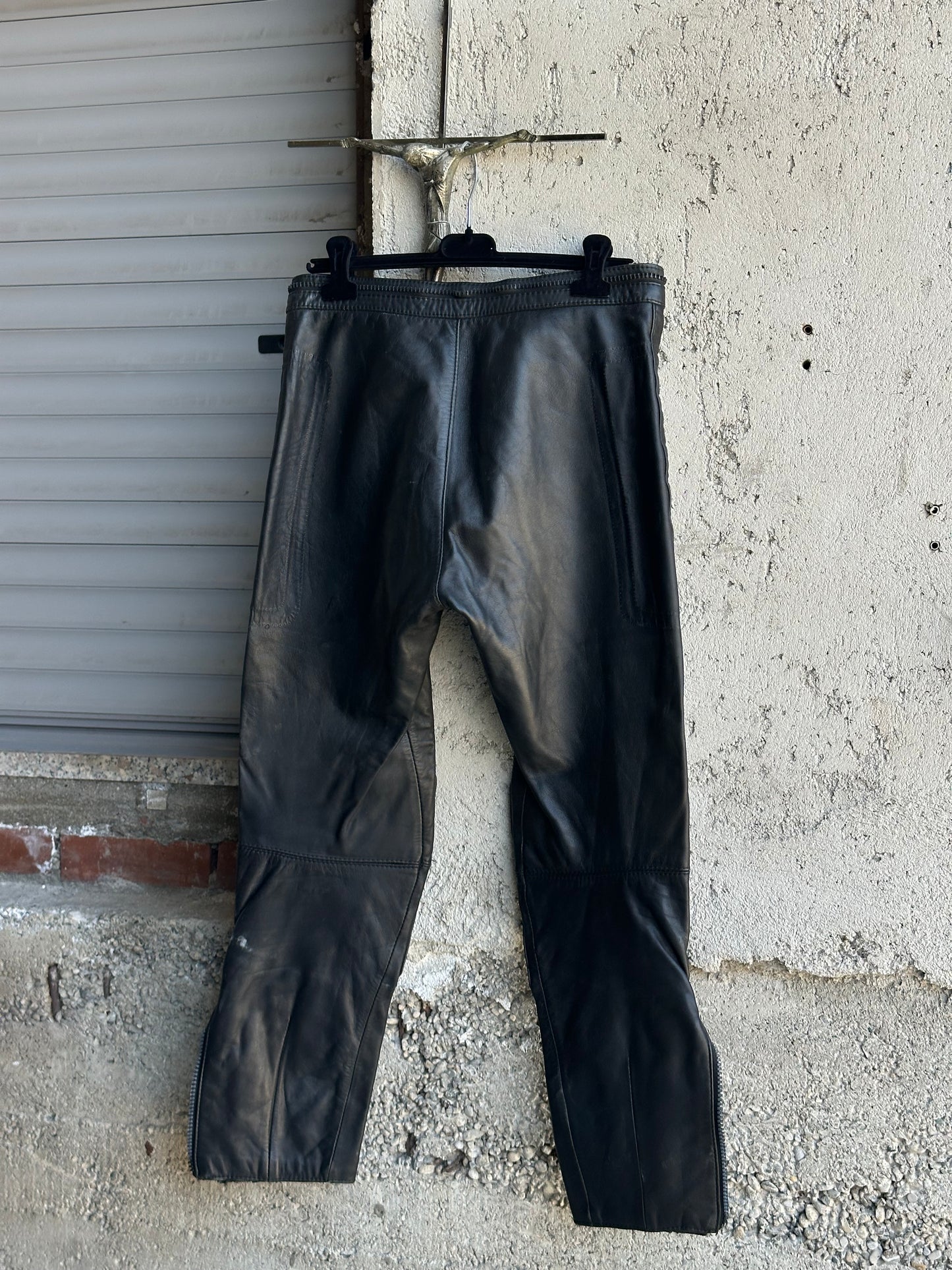 LEATHER MOTOR ZIPPED PANTS