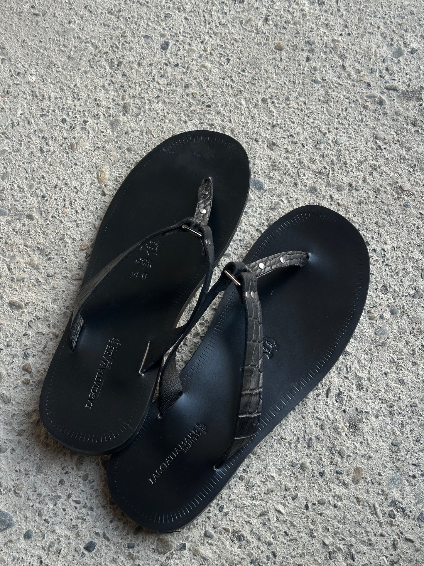 CROCO LEATHER SLIPPERS