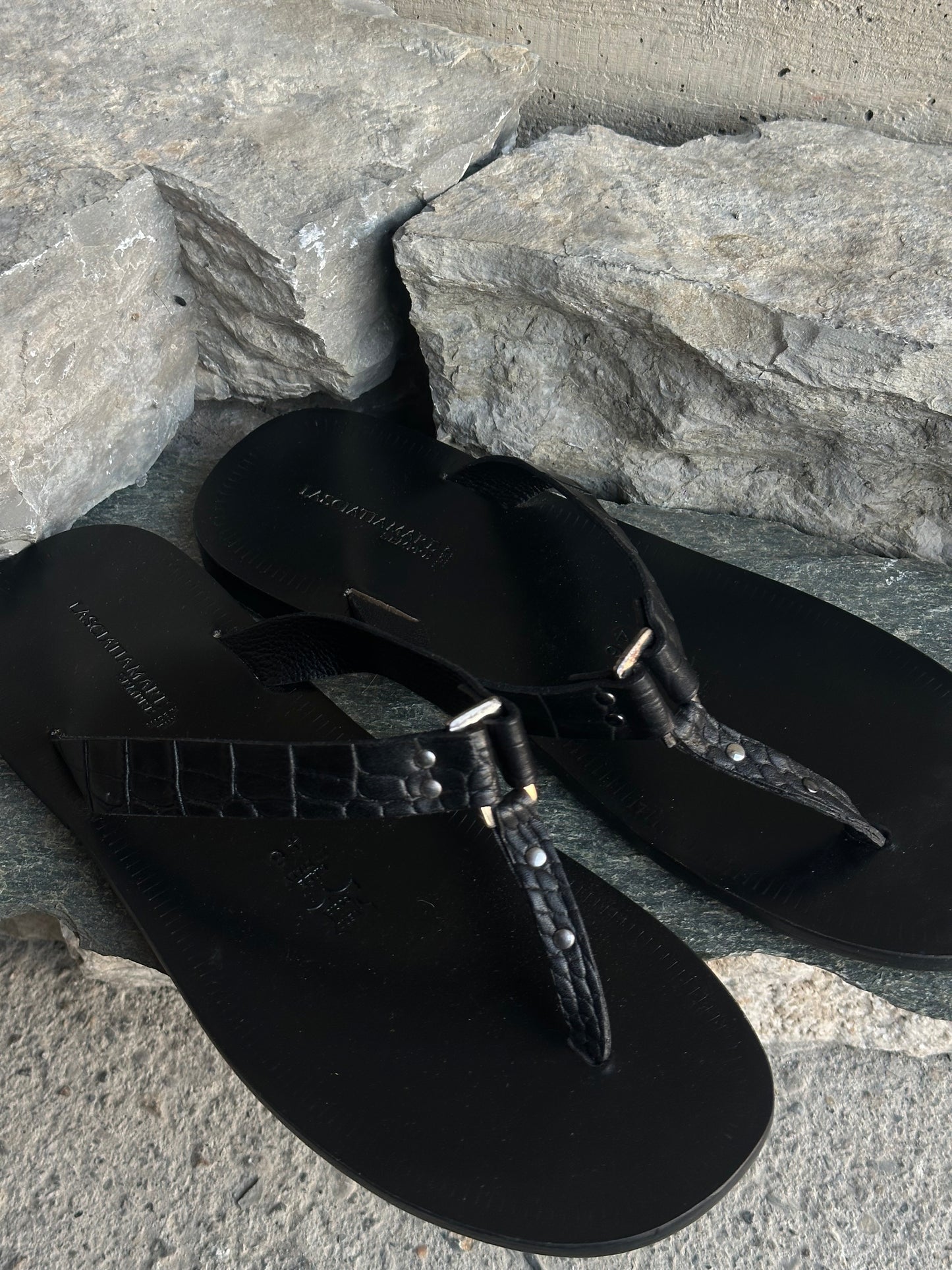 CROCO LEATHER SLIPPERS