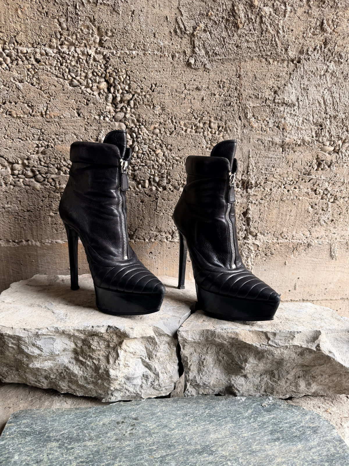 MOTOR PRADA HEELS