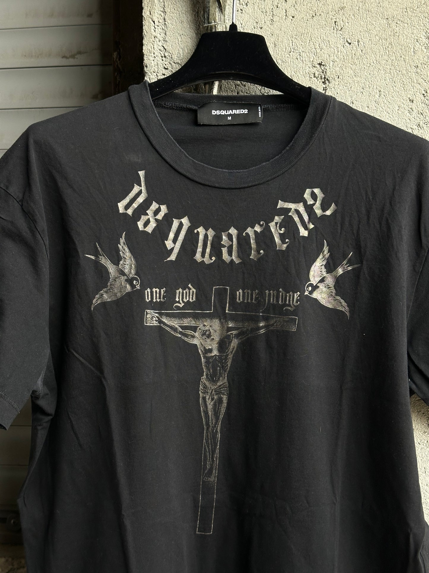 DSQUARED2 “ONE GOD ONE JUDGE” T-SHIRT