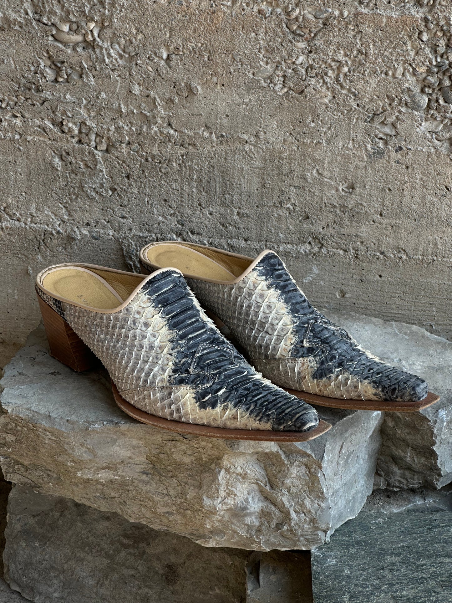 SABOT CROCO COWBOY HEELS