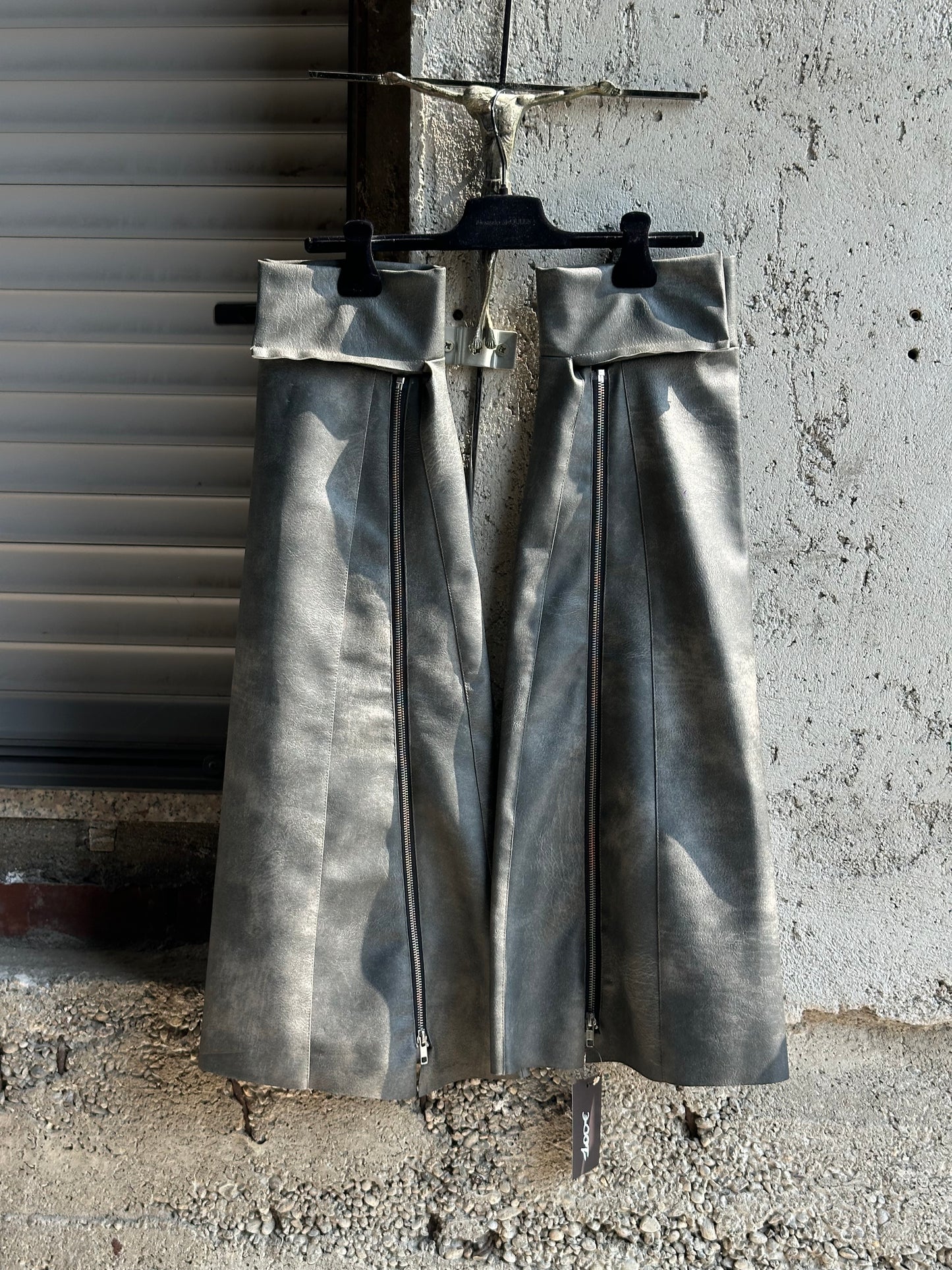 GREY LEG WARMERS