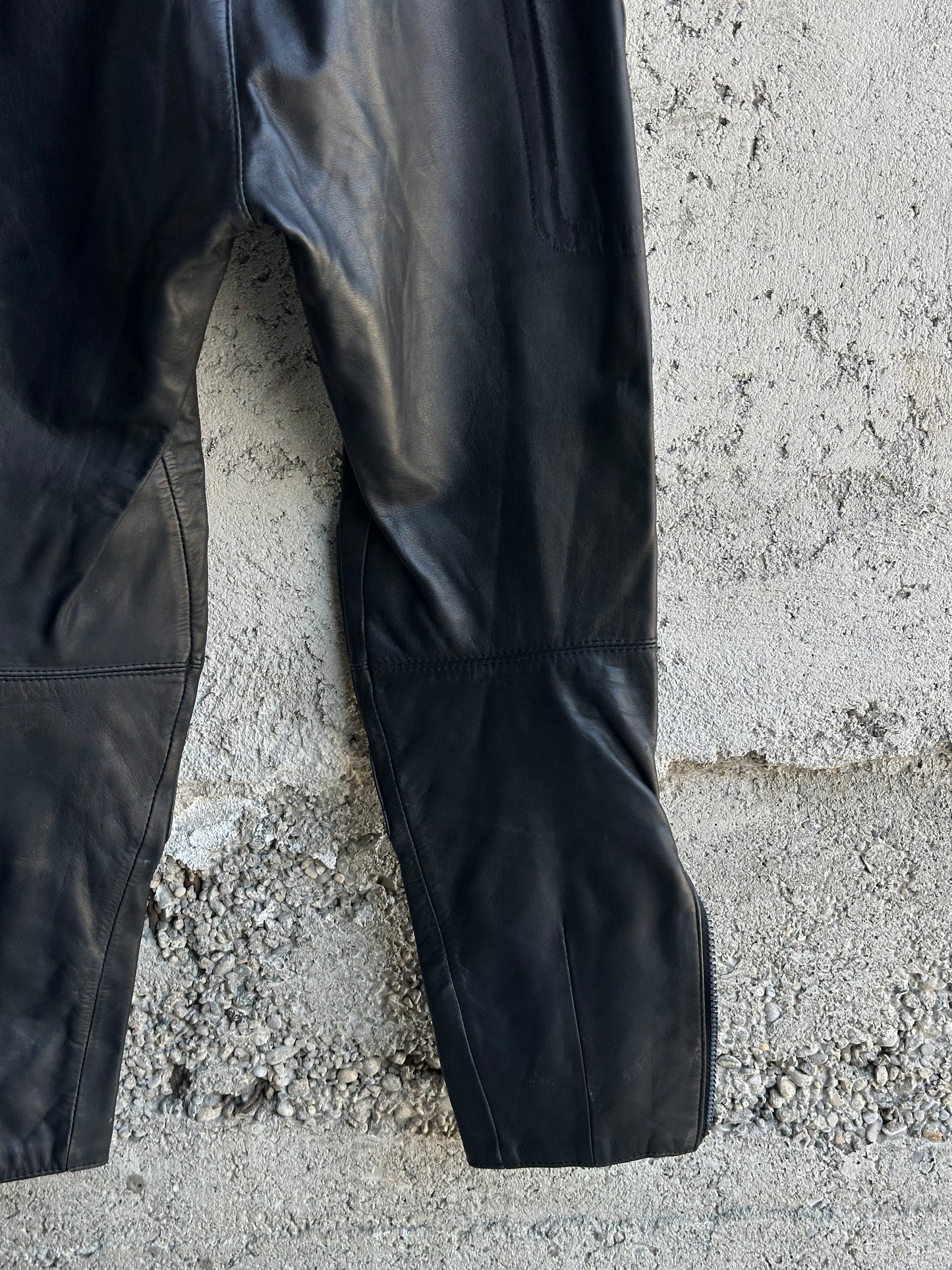 LEATHER MOTOR ZIPPED PANTS