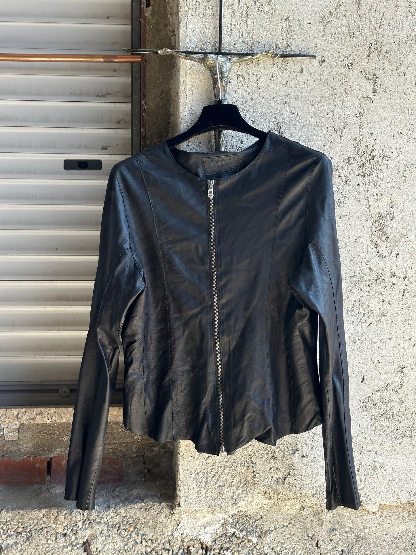LAMBSKIN ZIPPED OPEN NECK LEATHER JACKET