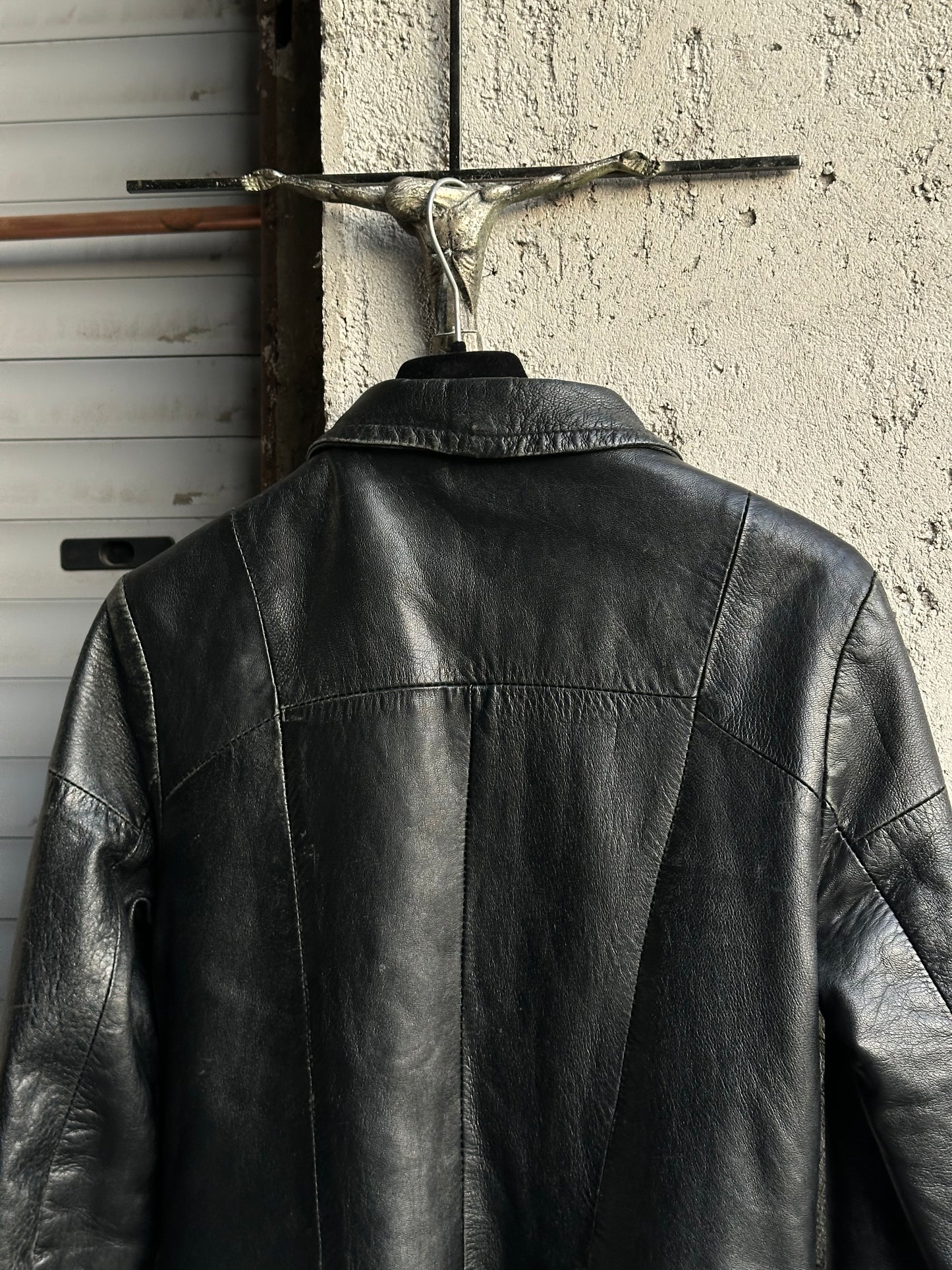 BLACK LEATHER STRUCTURED JACKET