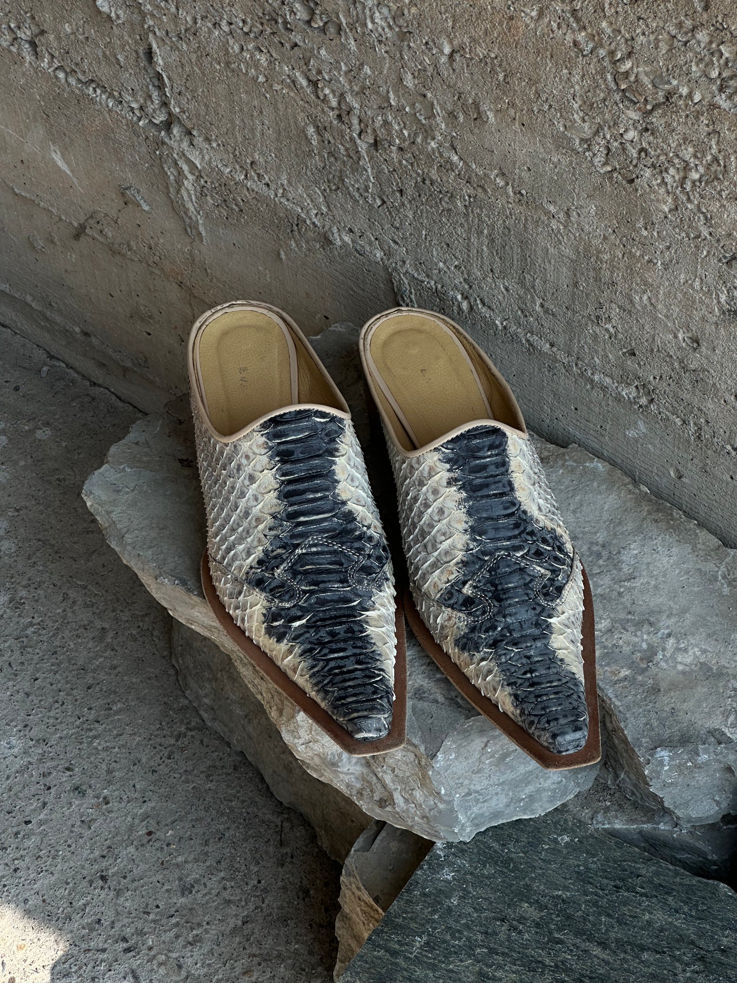 SABOT CROCO COWBOY HEELS