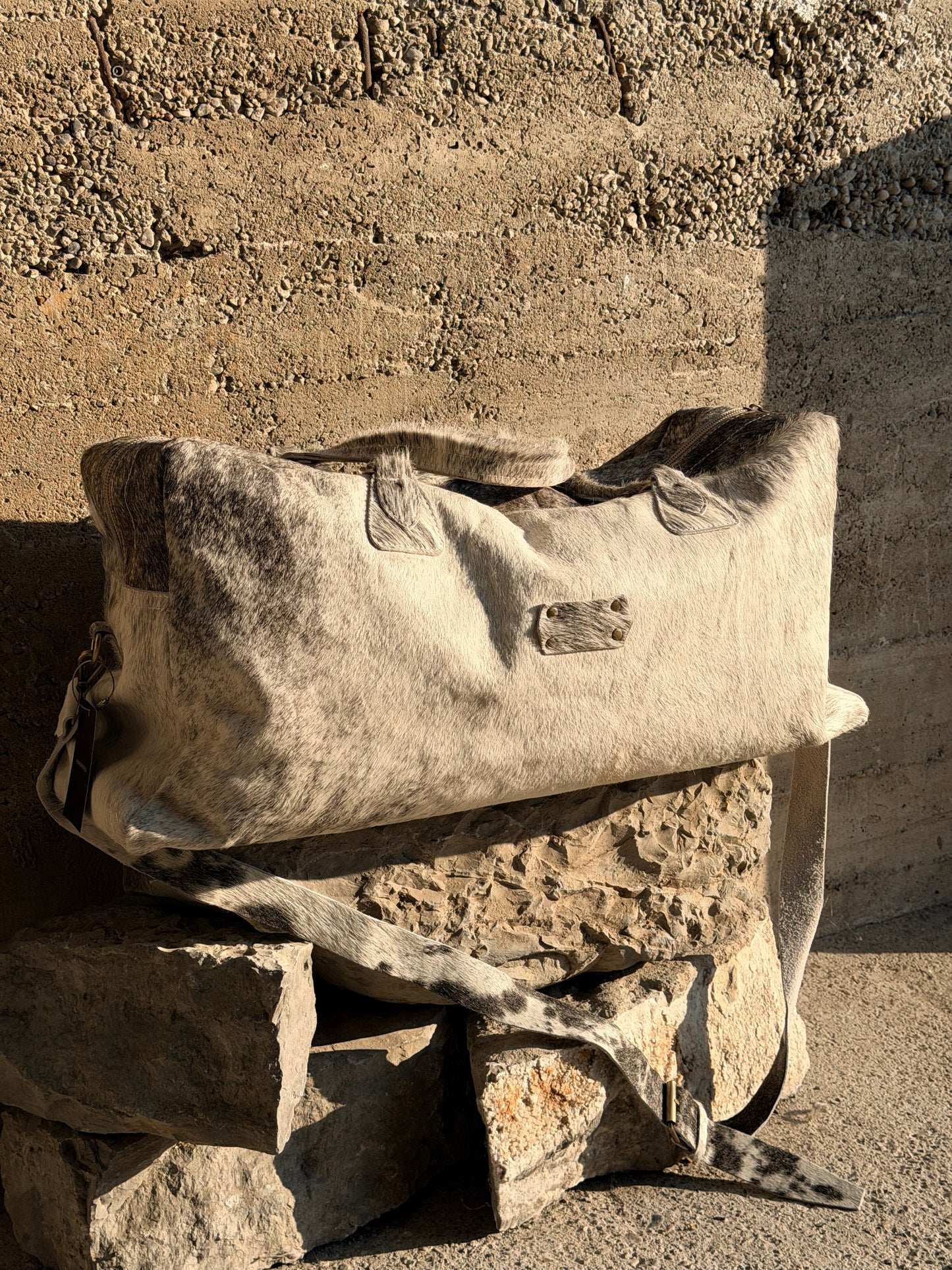 CARGO POCKETS COWHIDE TRAVEL BAG