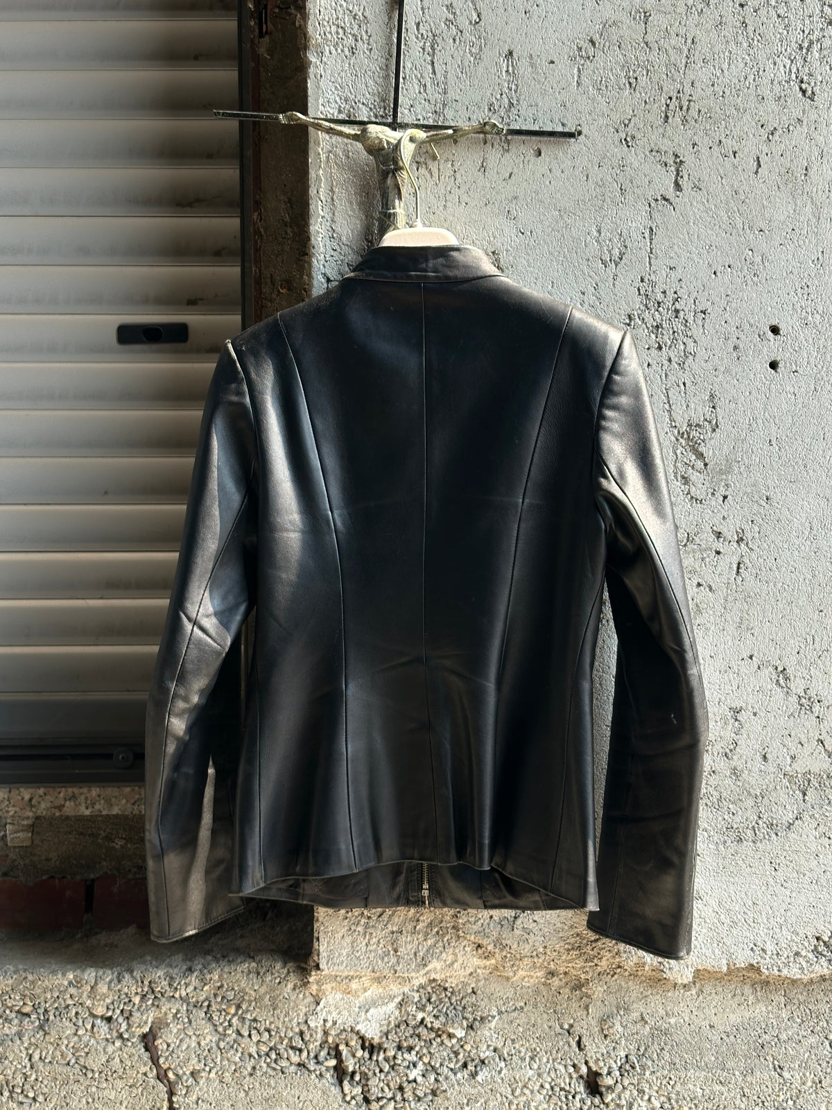 STRUCTURED ZIPPED JACKET