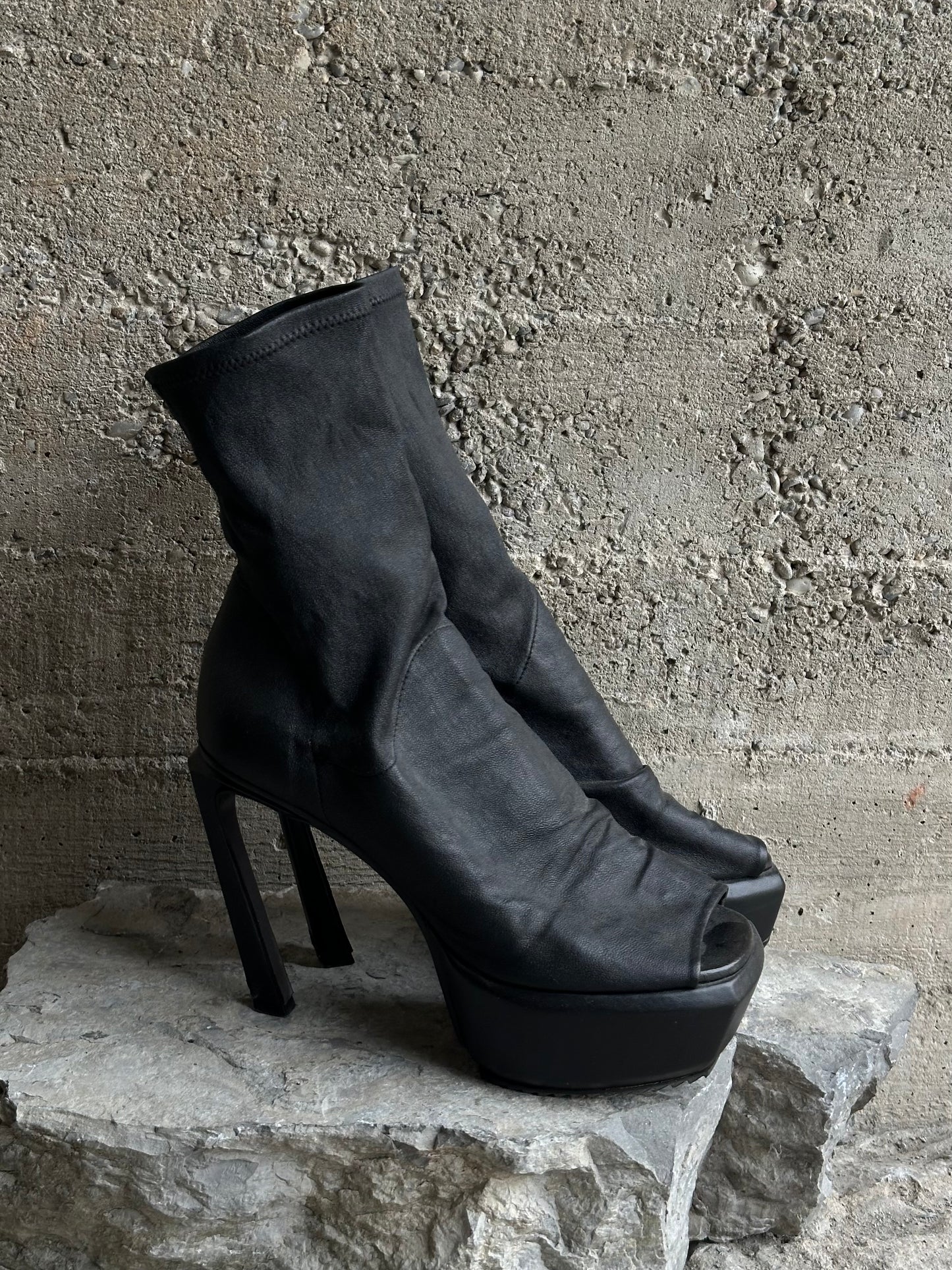 LAMB LEATHER SOCKS HEELS