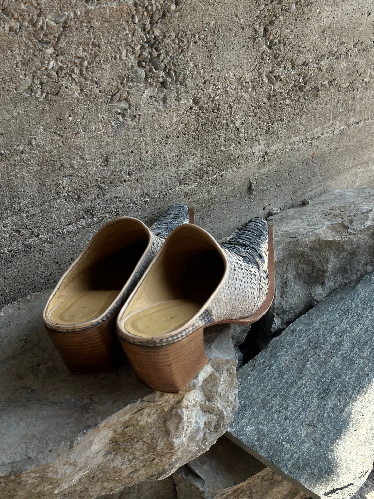 SABOT CROCO COWBOY HEELS
