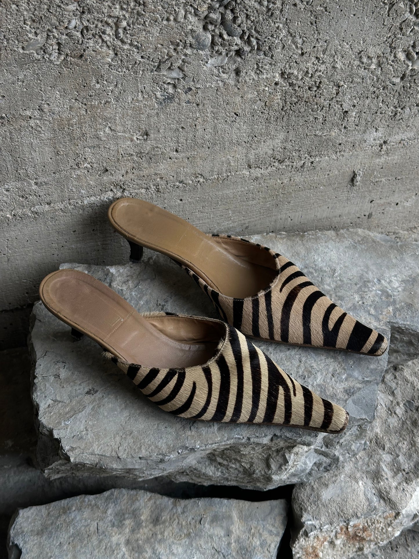 ZEBRA PONYHAIR SANDALS