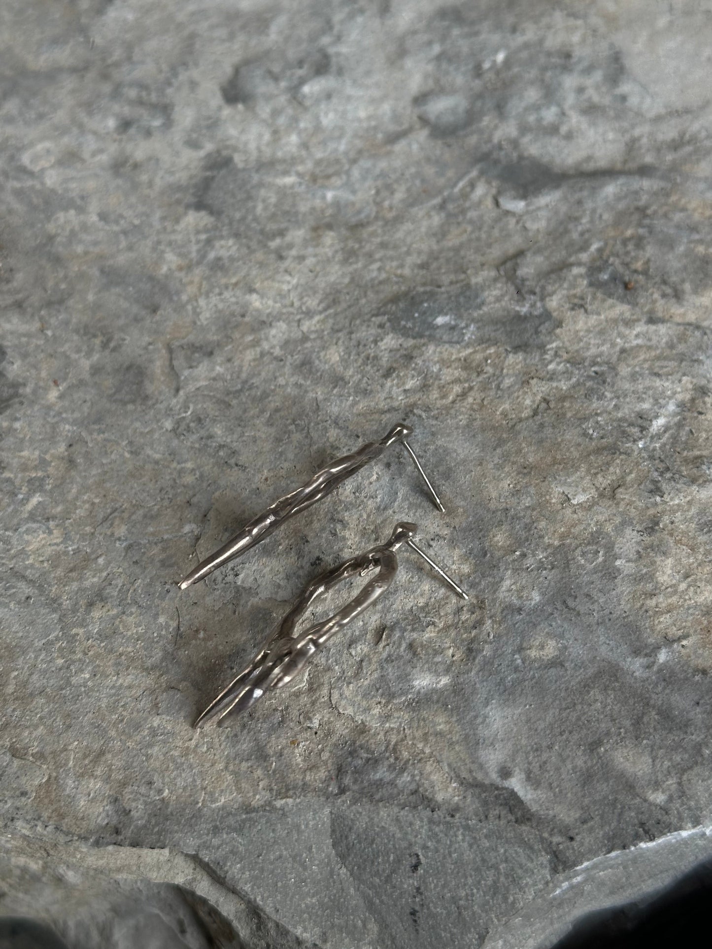 HANDMADE MELTED SHARP SILVER EARRINGS