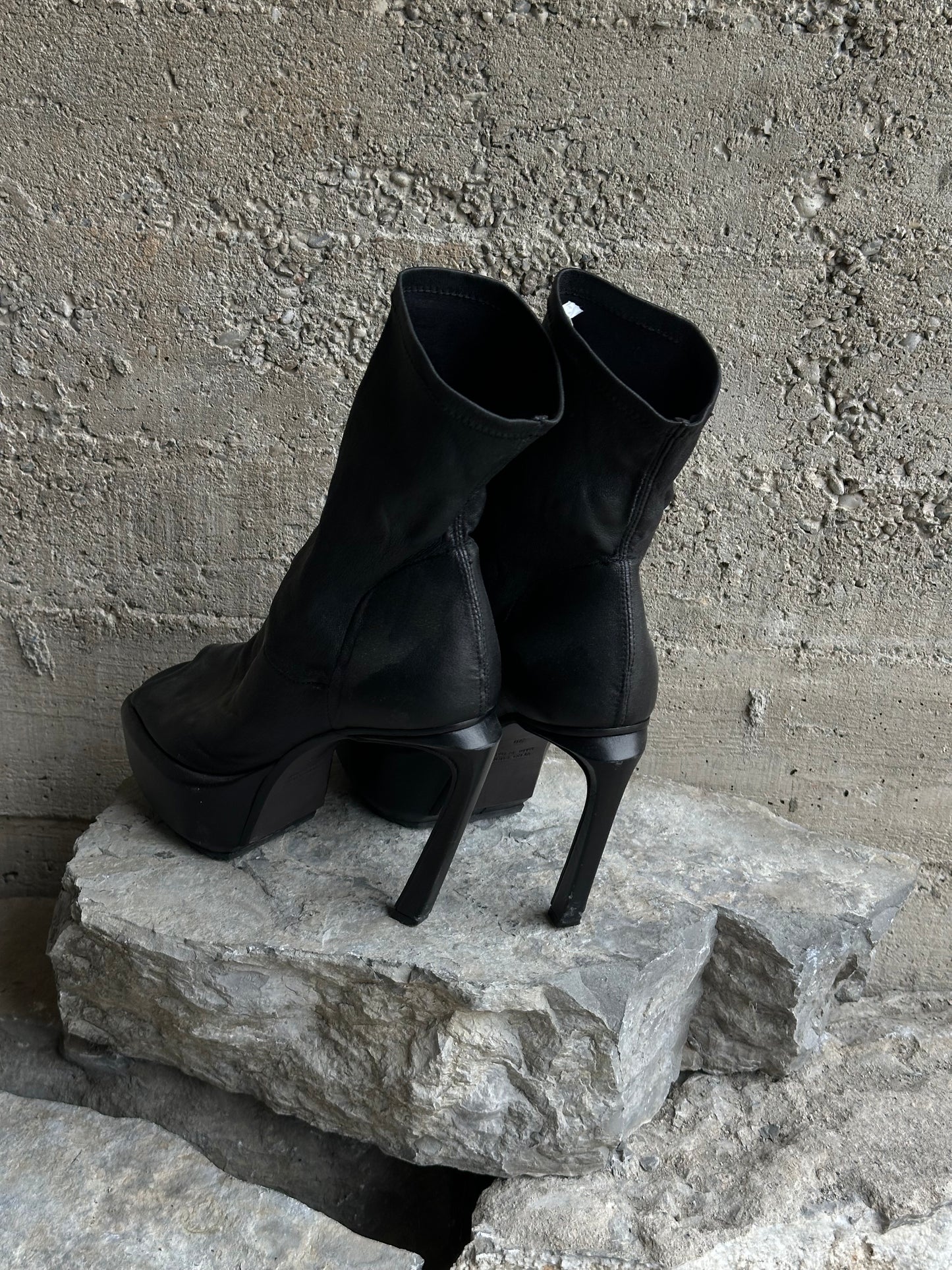 LAMB LEATHER SOCKS HEELS