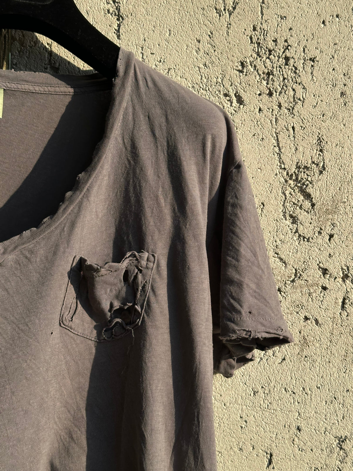 DISTRESSED GREY T-SHIRT