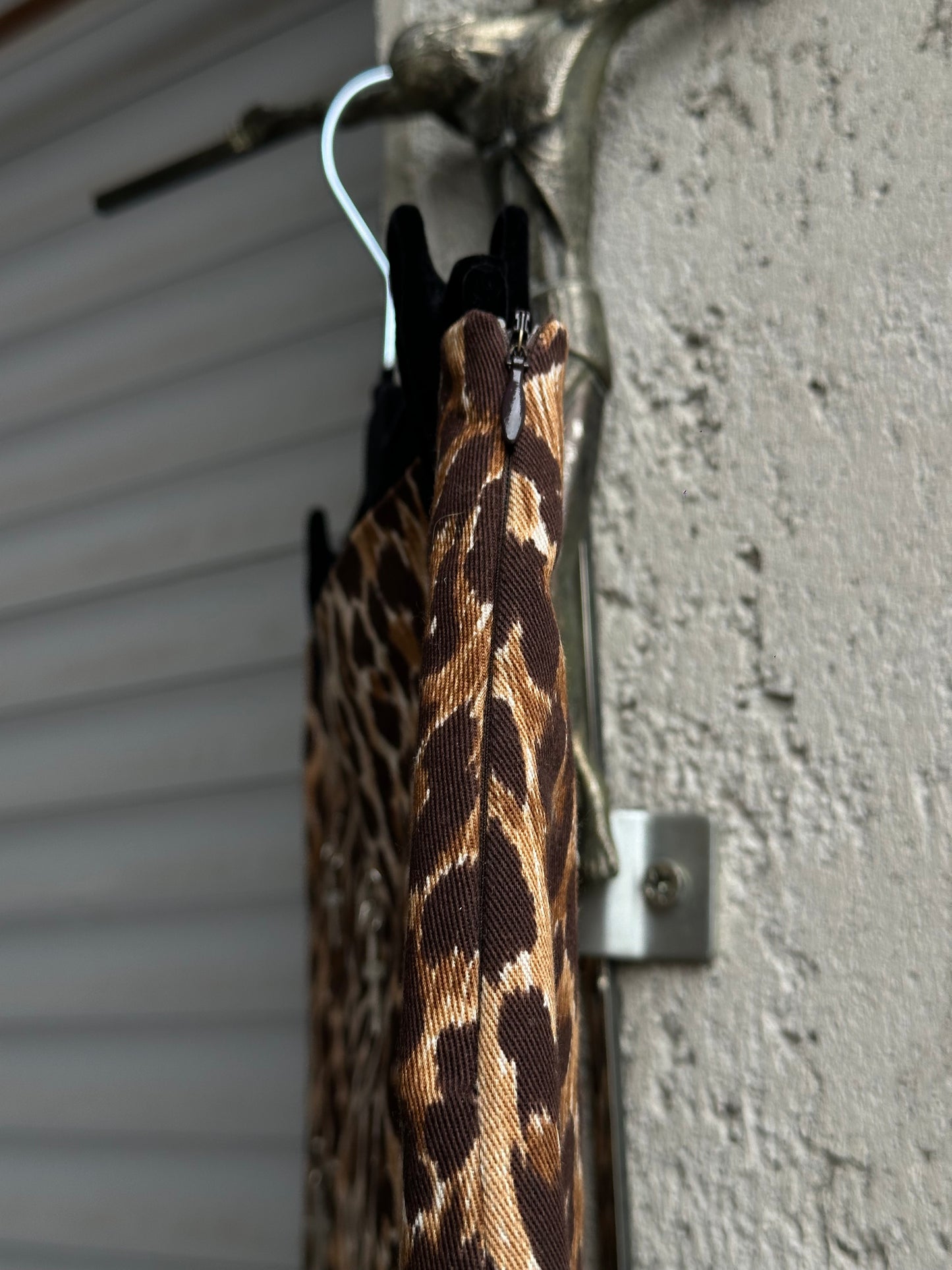 DOLCE & GABBANA LEOPARD CROSS MINI SKIRT