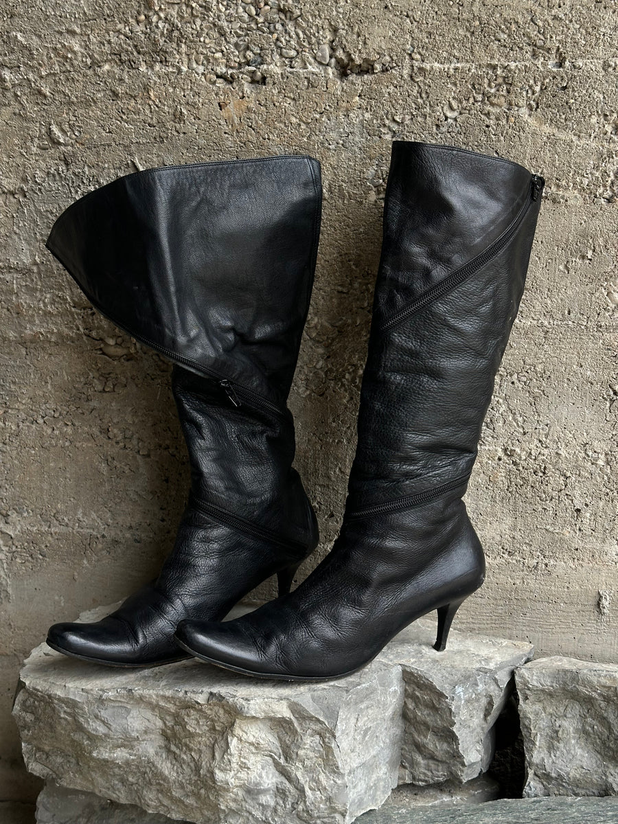 LEATHER TORNADO ZIPPED BOOTS