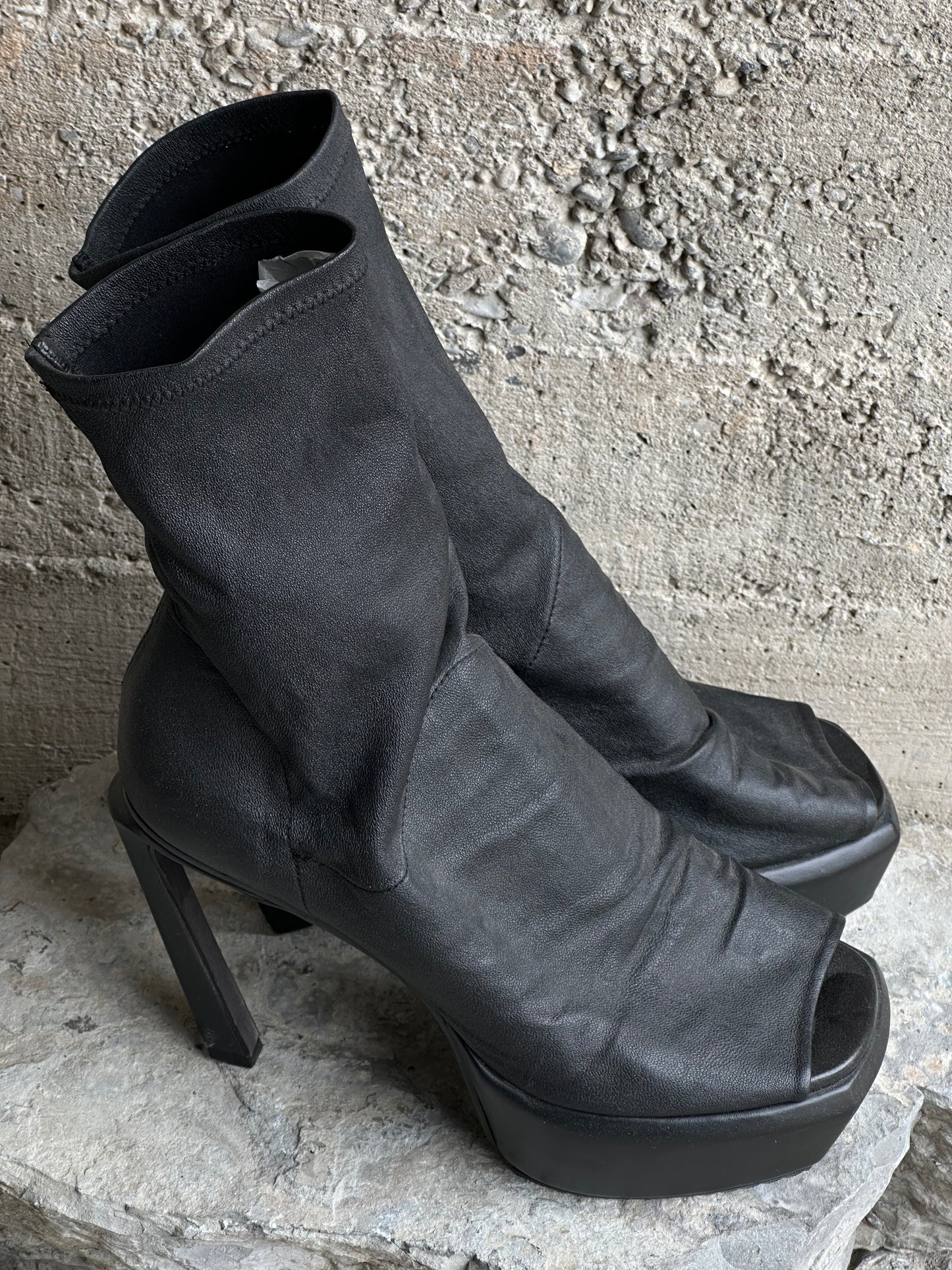 LAMB LEATHER SOCKS HEELS