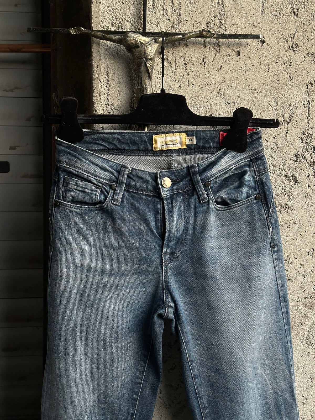 FLARED FADED WOMENS JEANS