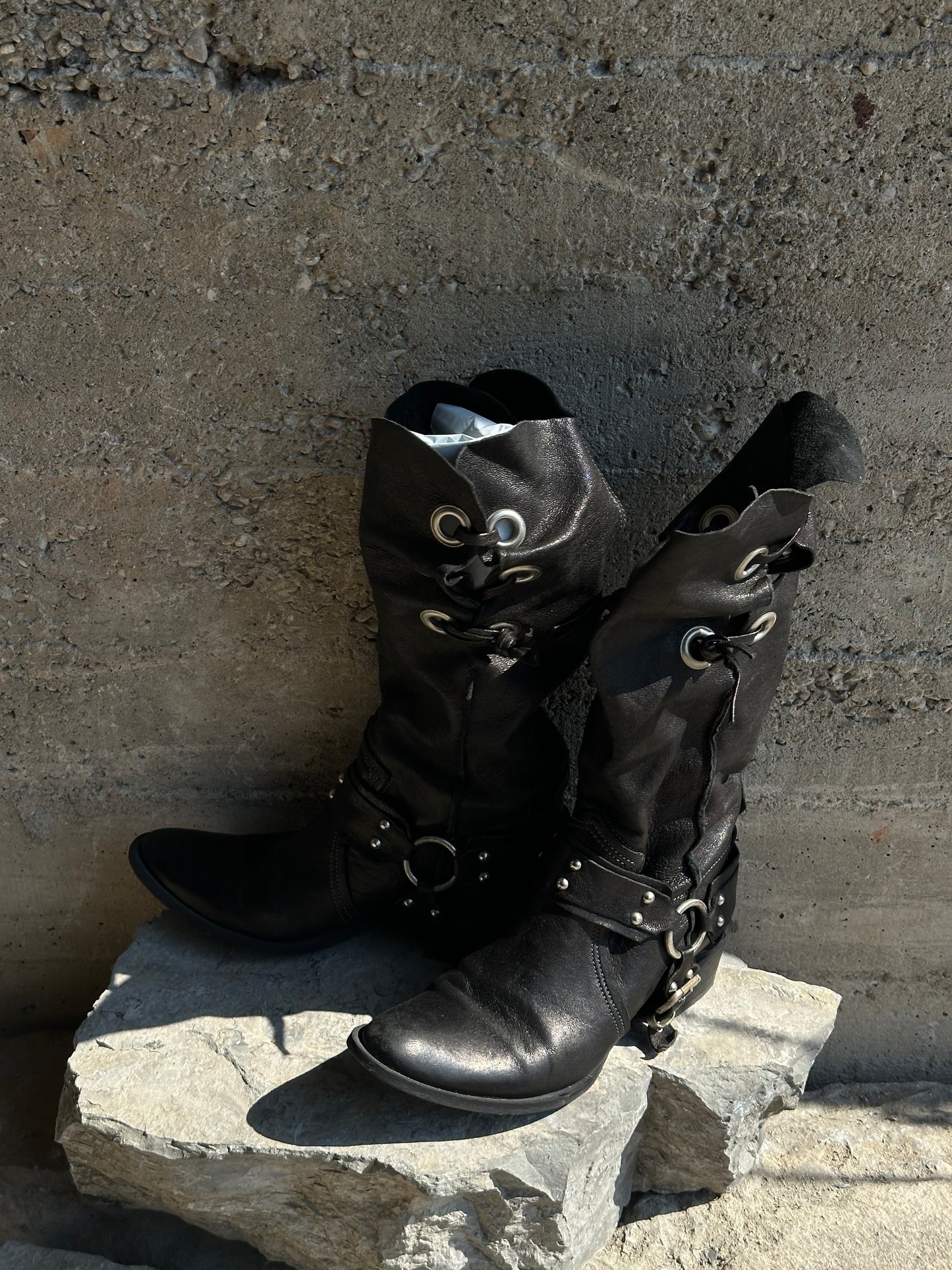 TEXAN HARNESS SLOUCHY WASHED LEATHER BOOTS