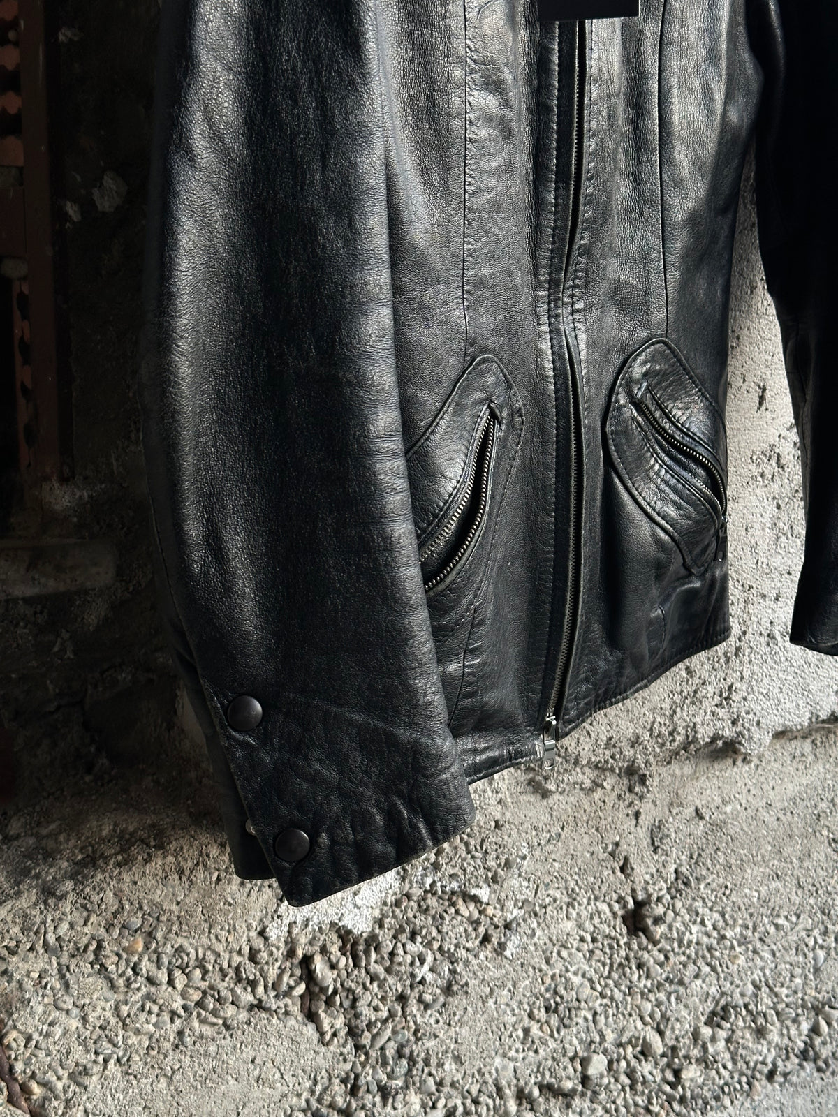 BLACK LEATHER STRUCTURED JACKET