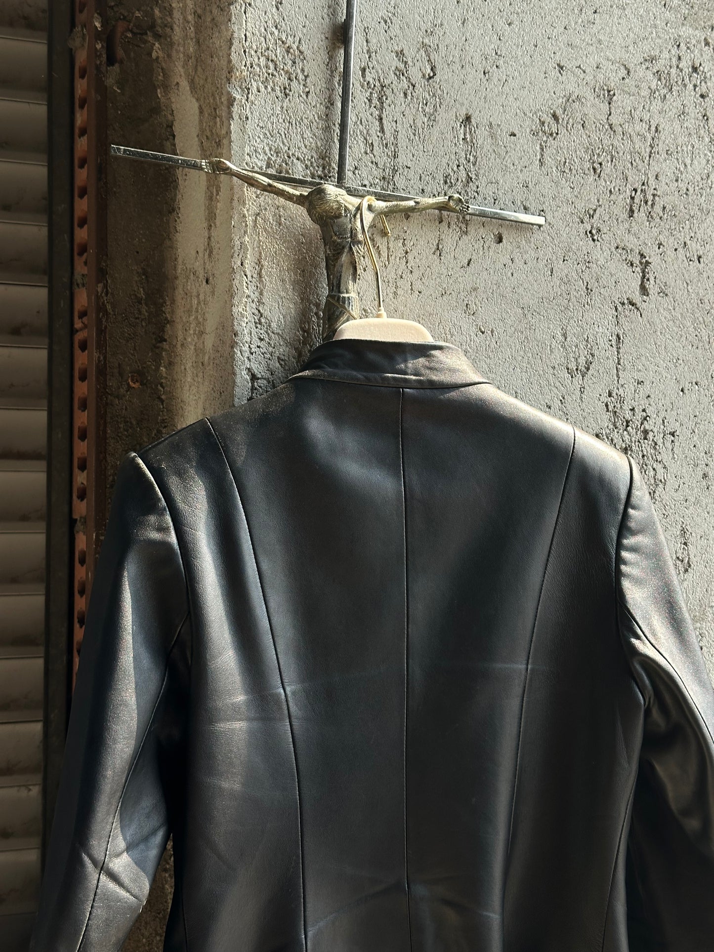 STRUCTURED ZIPPED JACKET