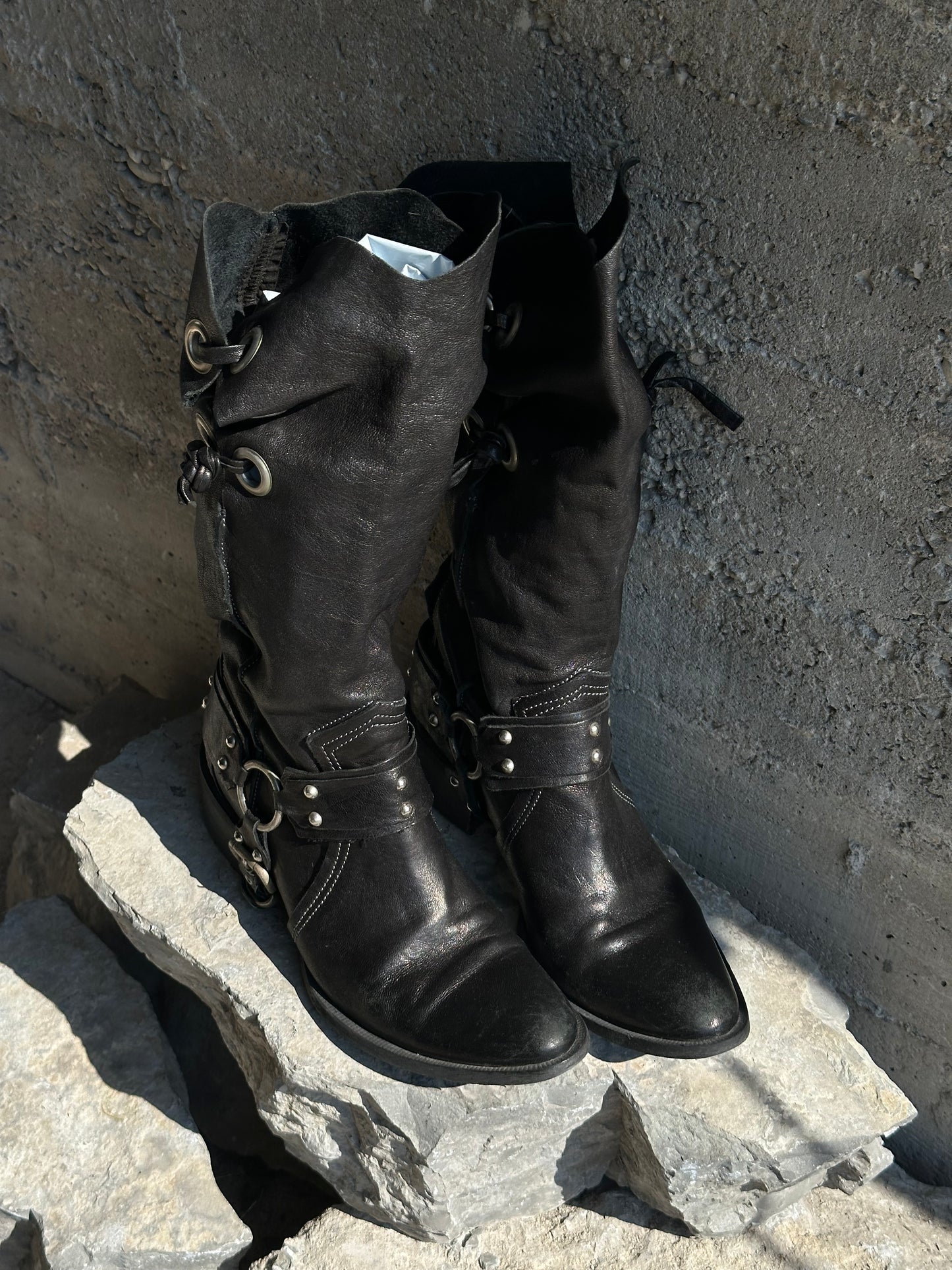 TEXAN HARNESS SLOUCHY WASHED LEATHER BOOTS