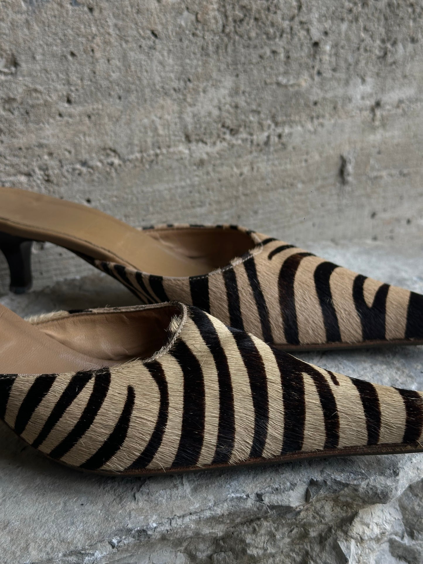 ZEBRA PONYHAIR SANDALS