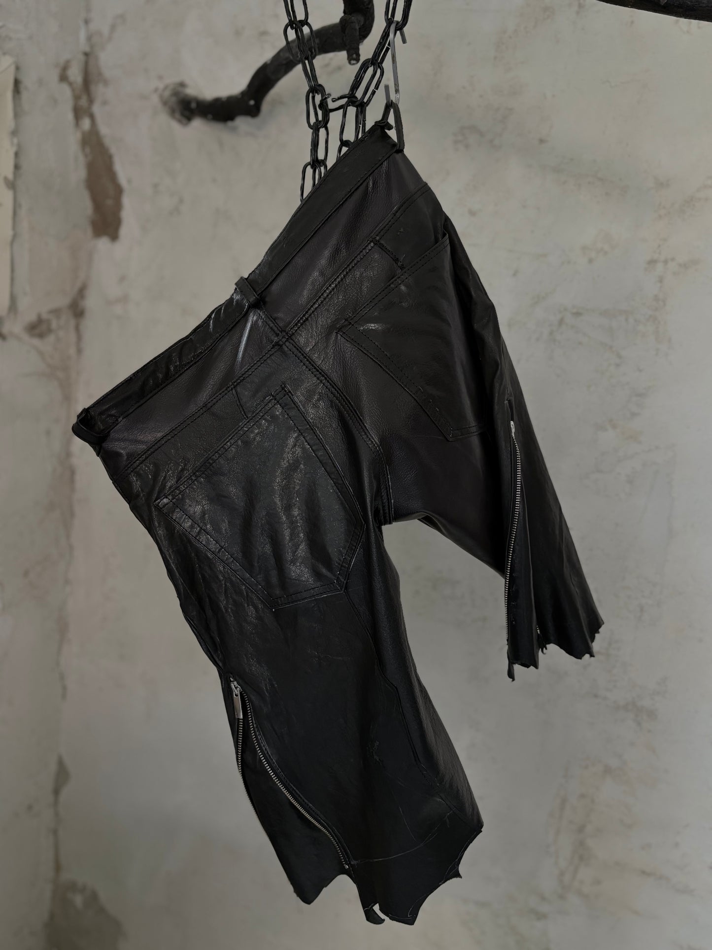 ALEKSANDER CECCO “TOMAR” LEATHER SHORTS