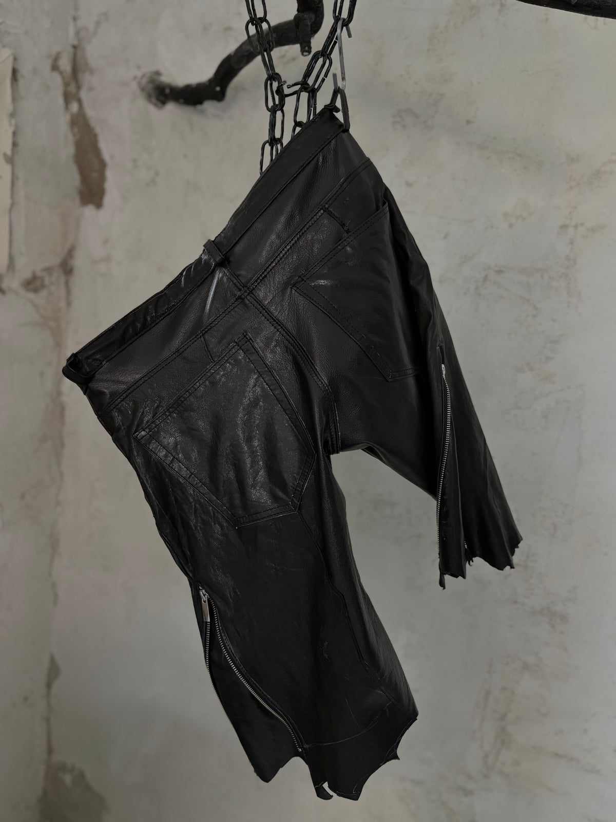 ALEKSANDER CECCO “TOMAR” LEATHER SHORTS