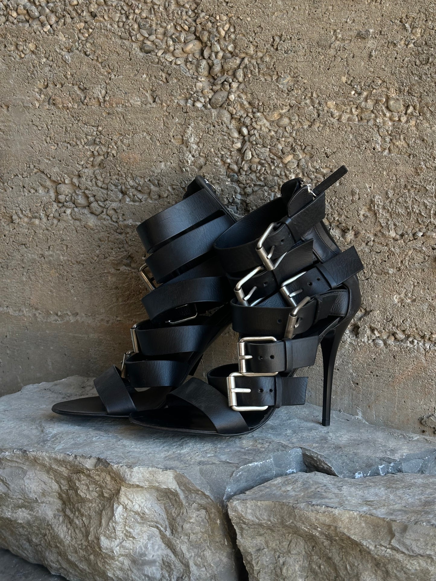 GIUSEPPE ZANOTTI MULTI BUCKLES LEATHER HEELS
