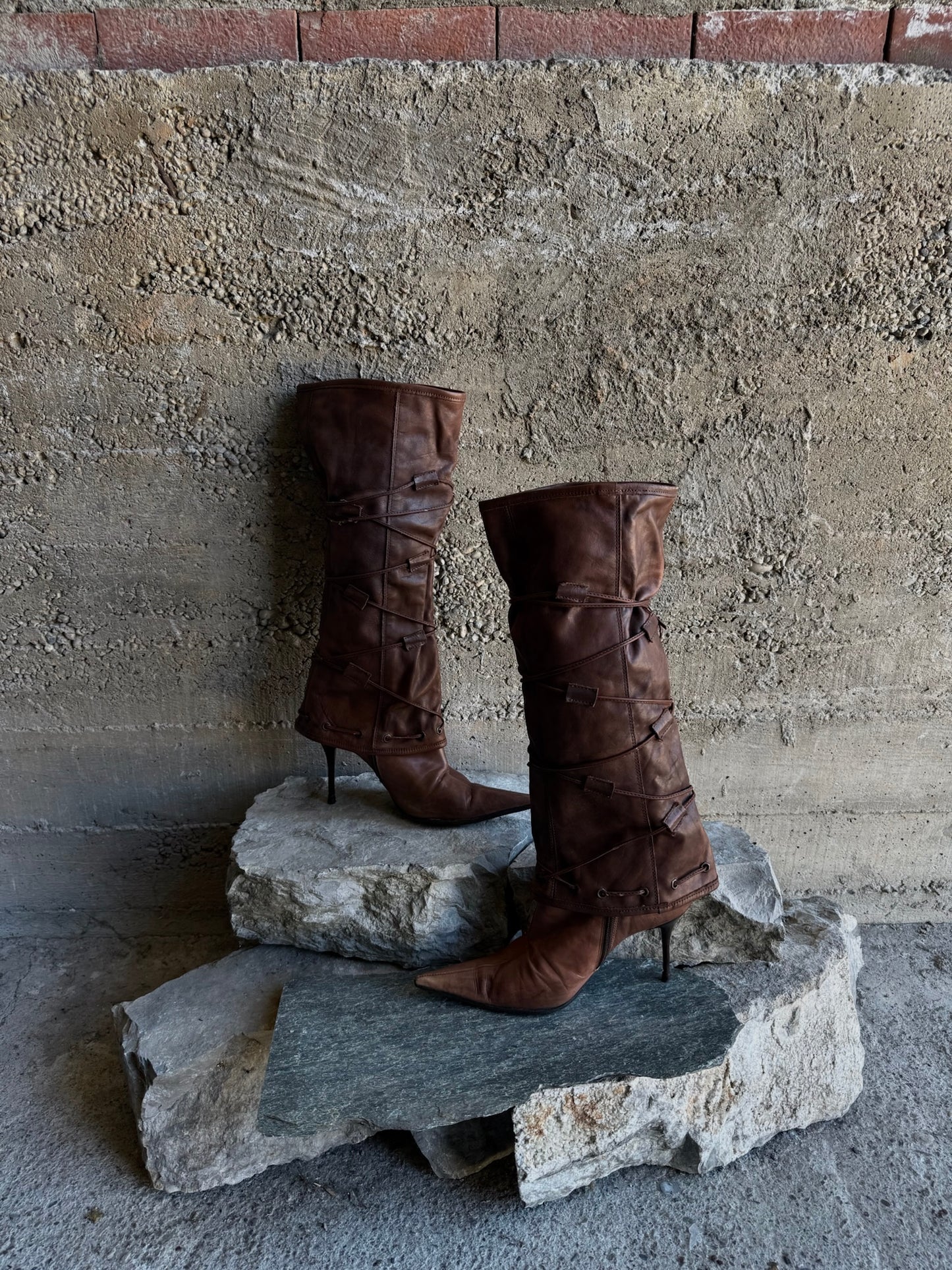 OVER WARMERS LACED BOOTS