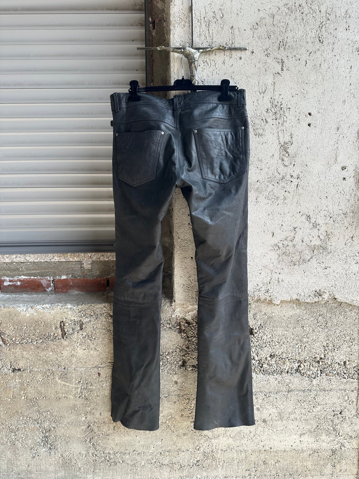 LEATHER PANTS