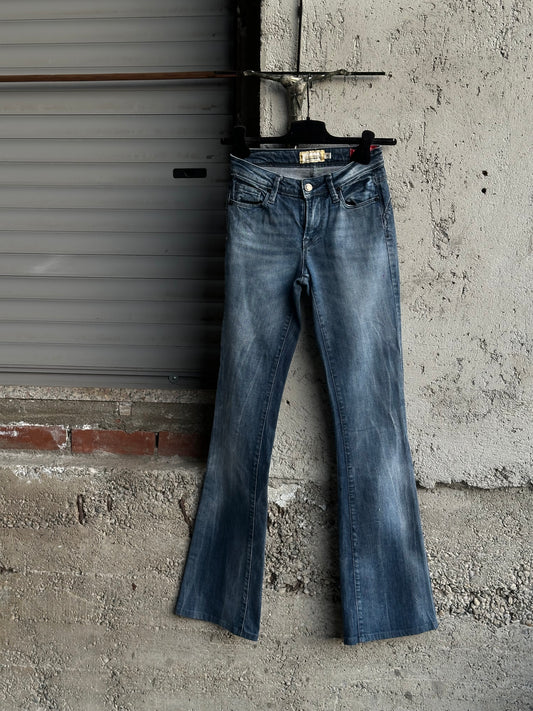 FLARED JEANS
