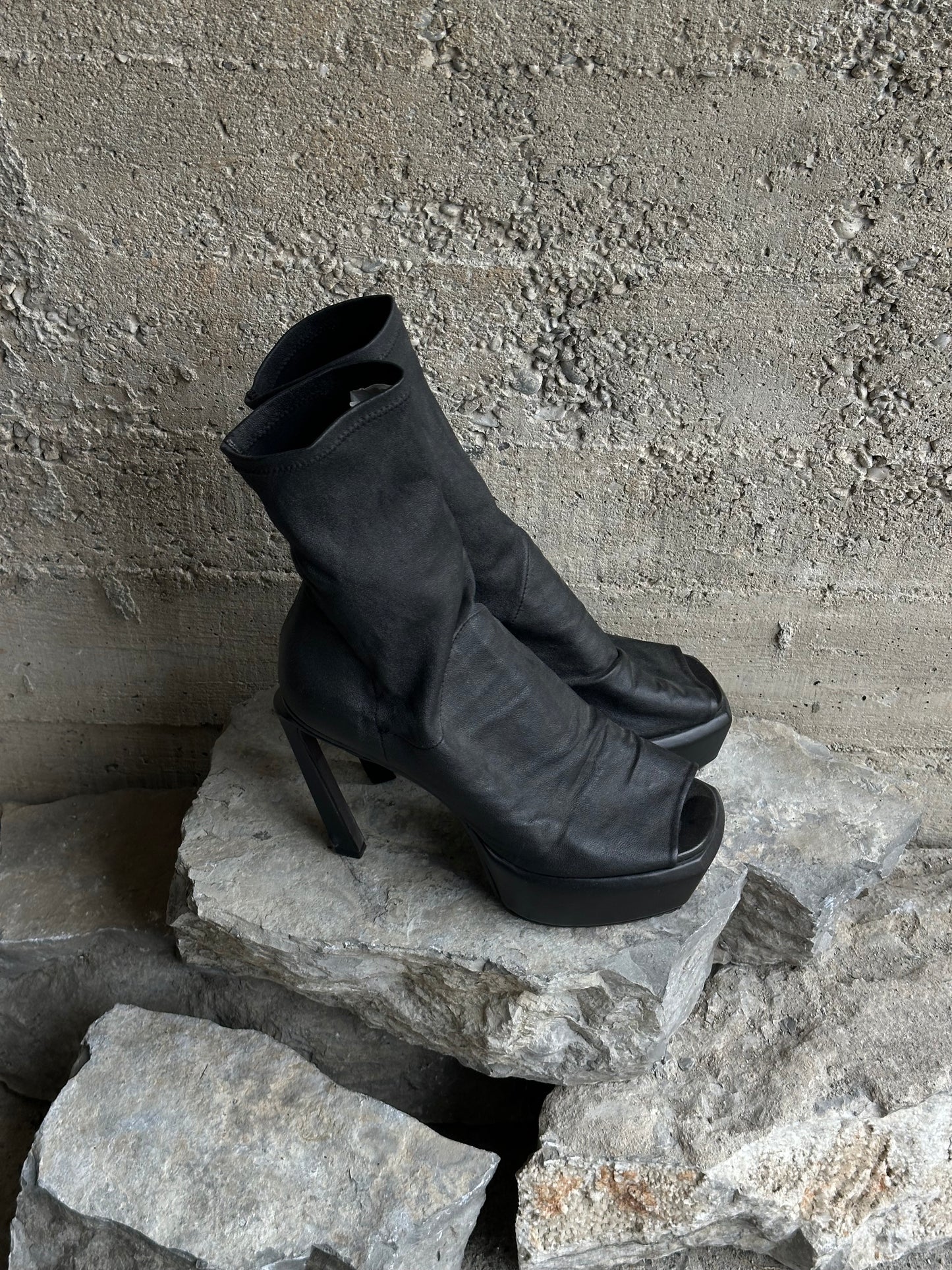 LAMB LEATHER SOCKS HEELS