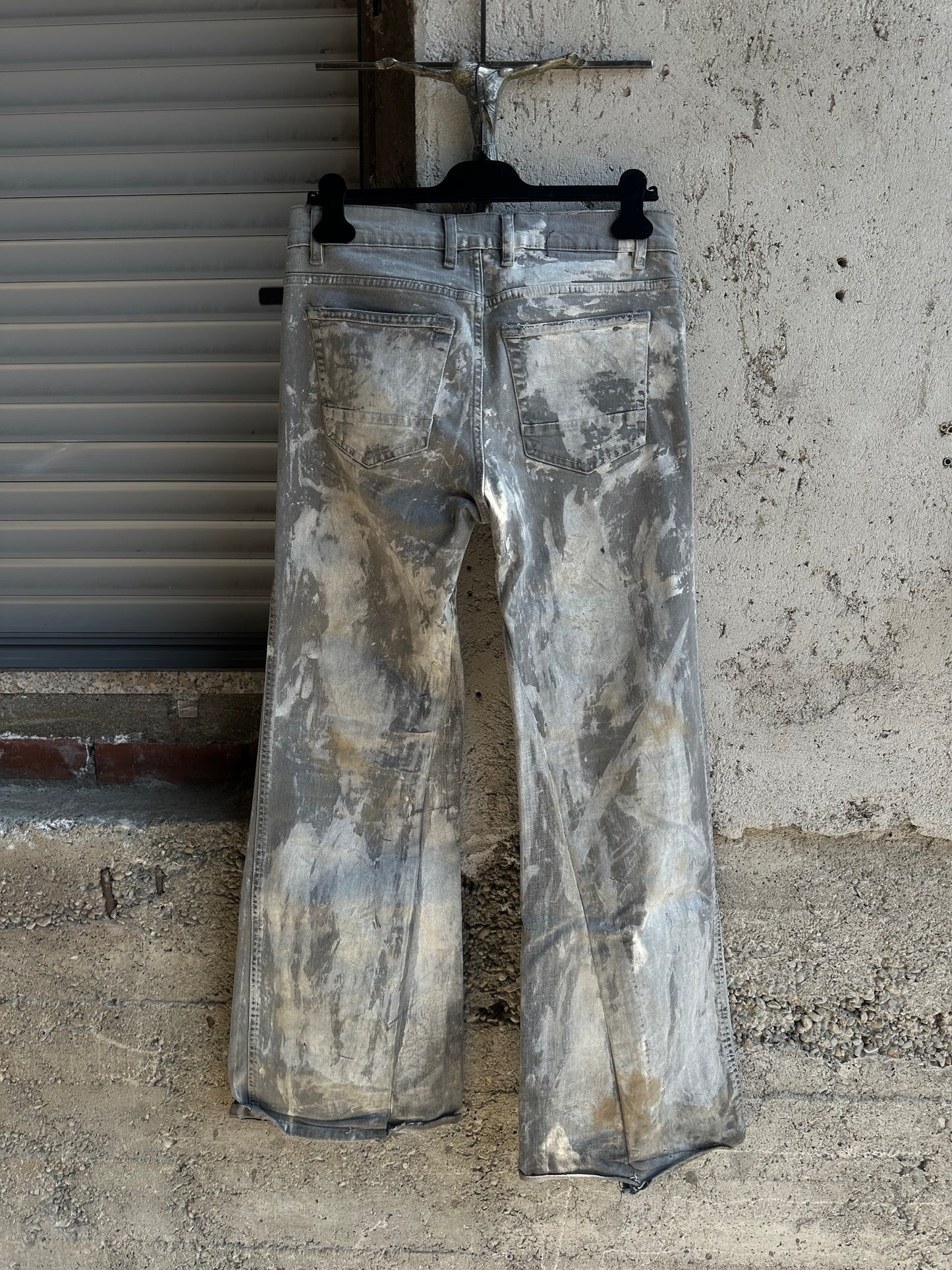 MUD WAXED FLARED DENIM