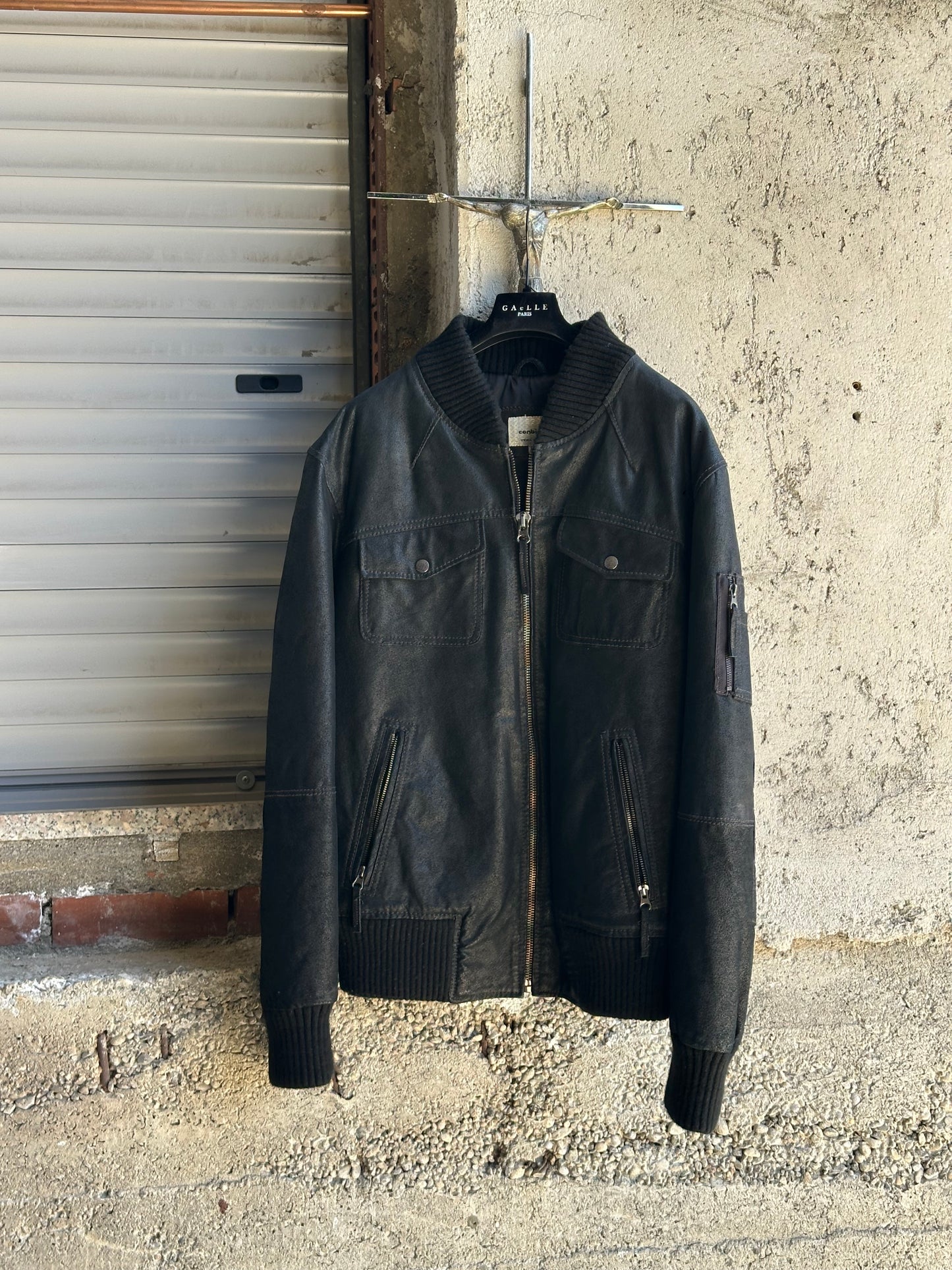 BLACK LEATHER JACKET
