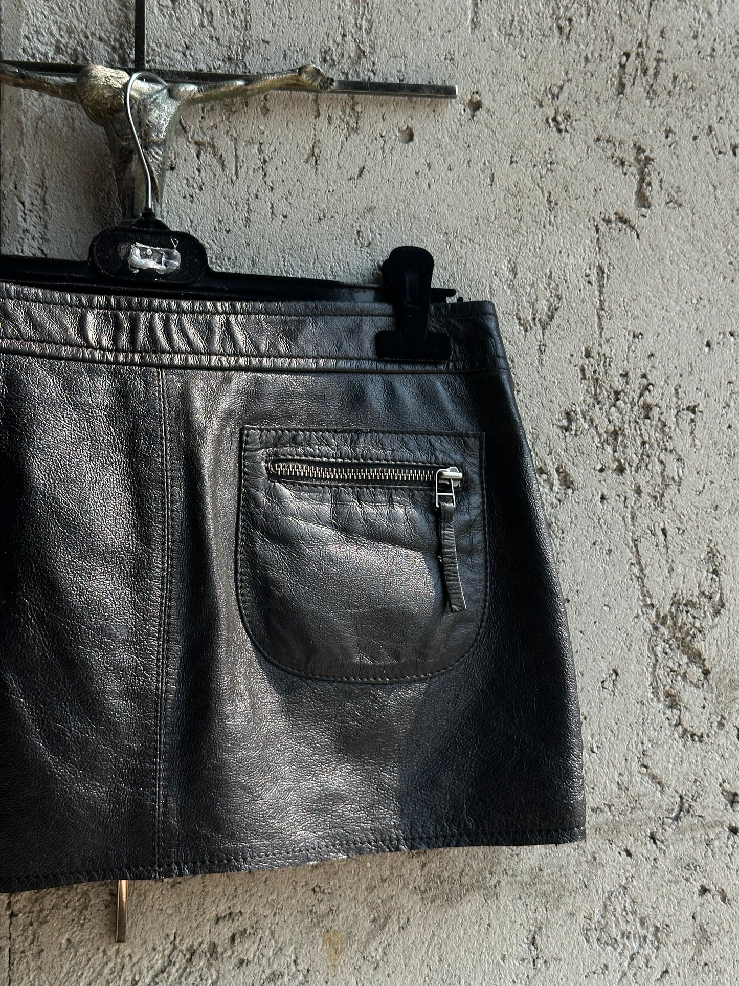 BLACK LEATHER MINI SKIRT