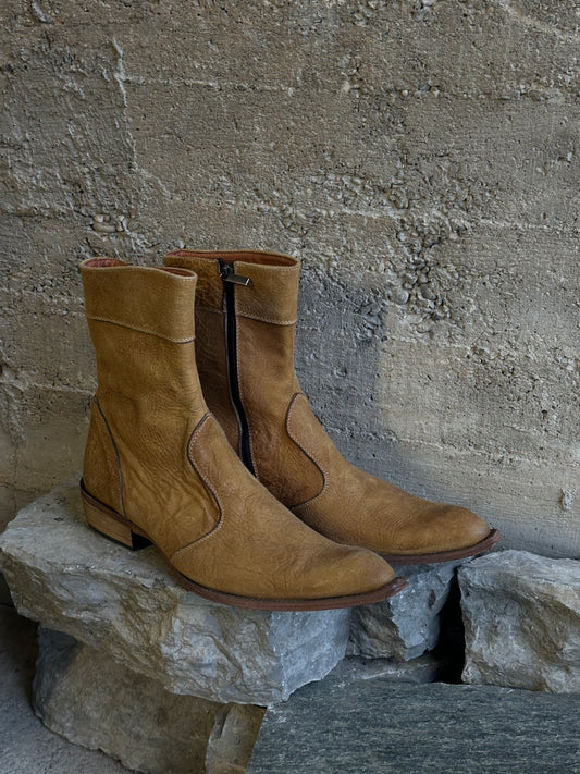 POINTED LIGHT BROWN LEATHER BOOTS