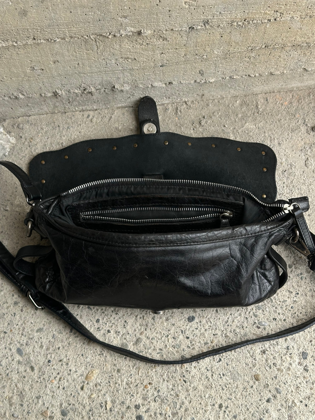 SHOULDER LEATHER STUDDED BAG
