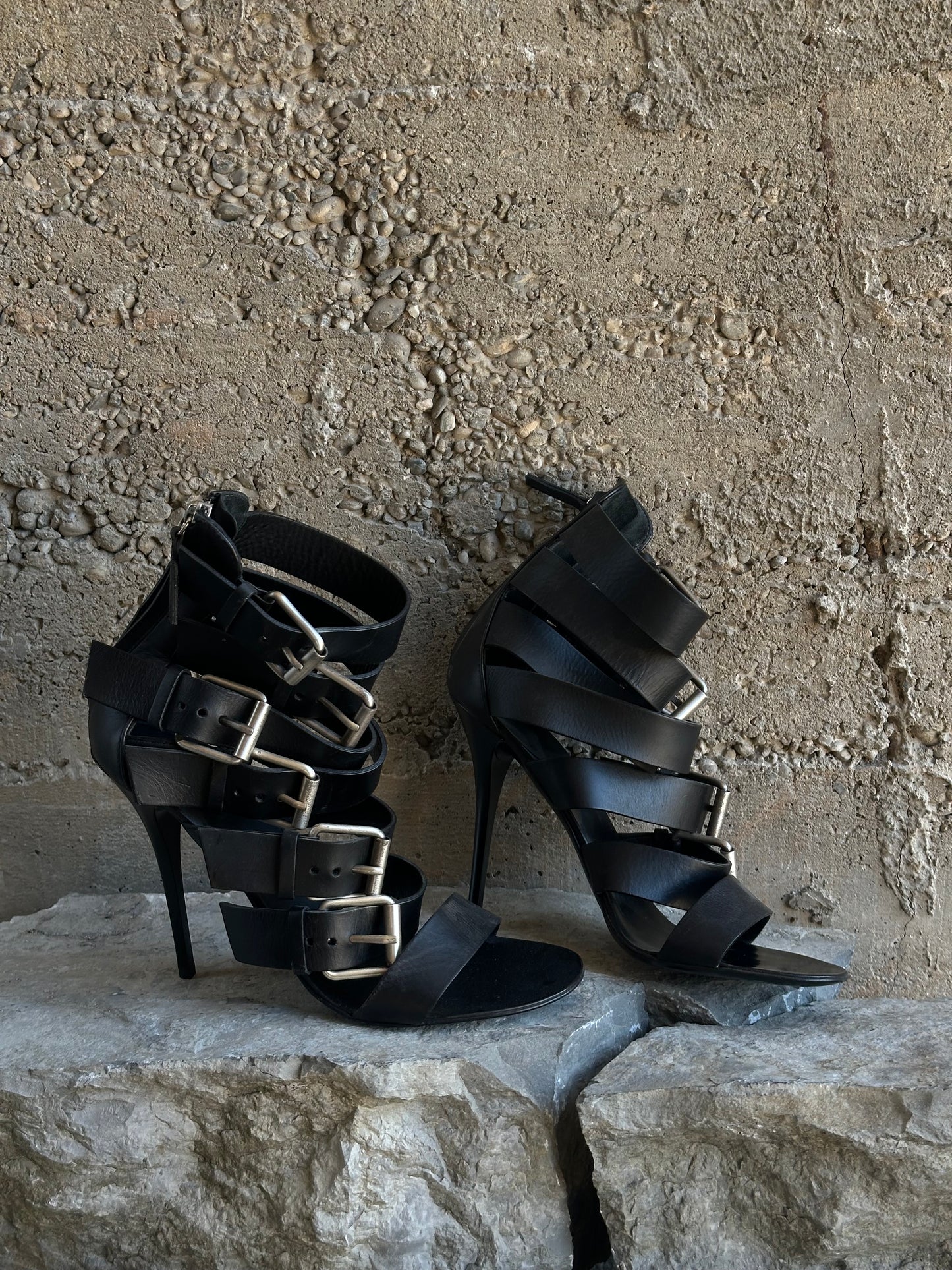 GIUSEPPE ZANOTTI MULTI BUCKLES LEATHER HEELS