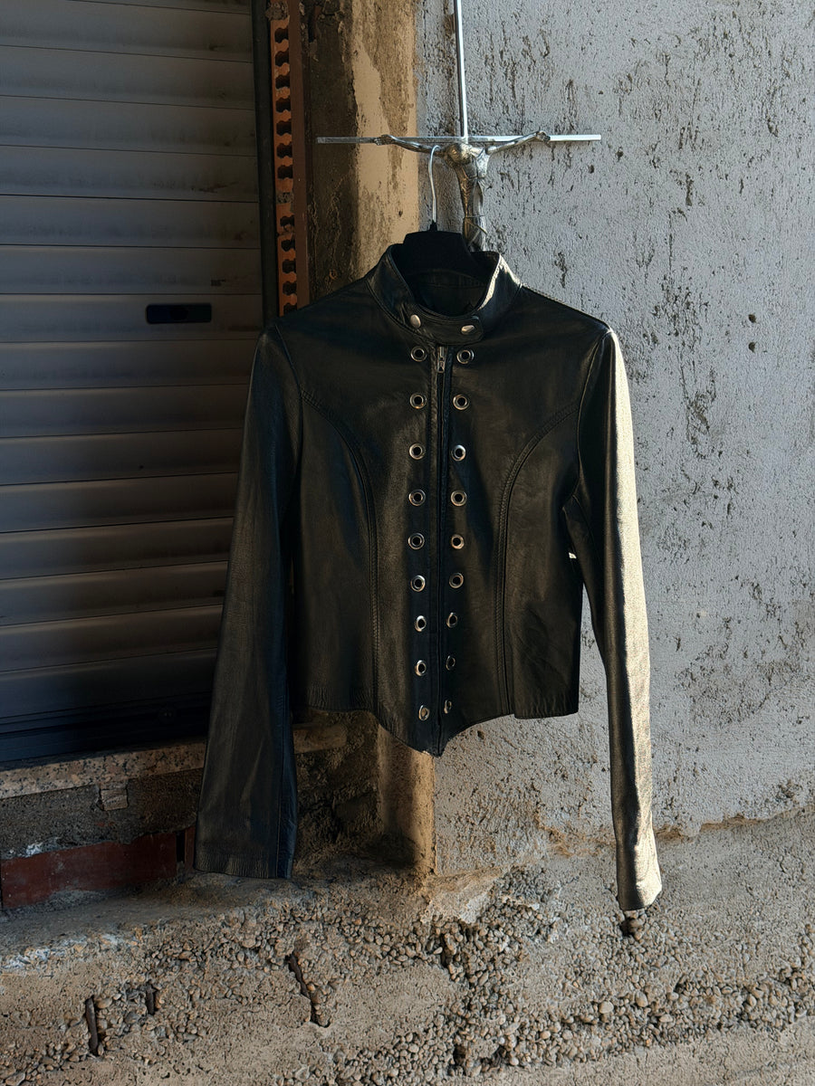 V SHAPE EYELETS JACKEY