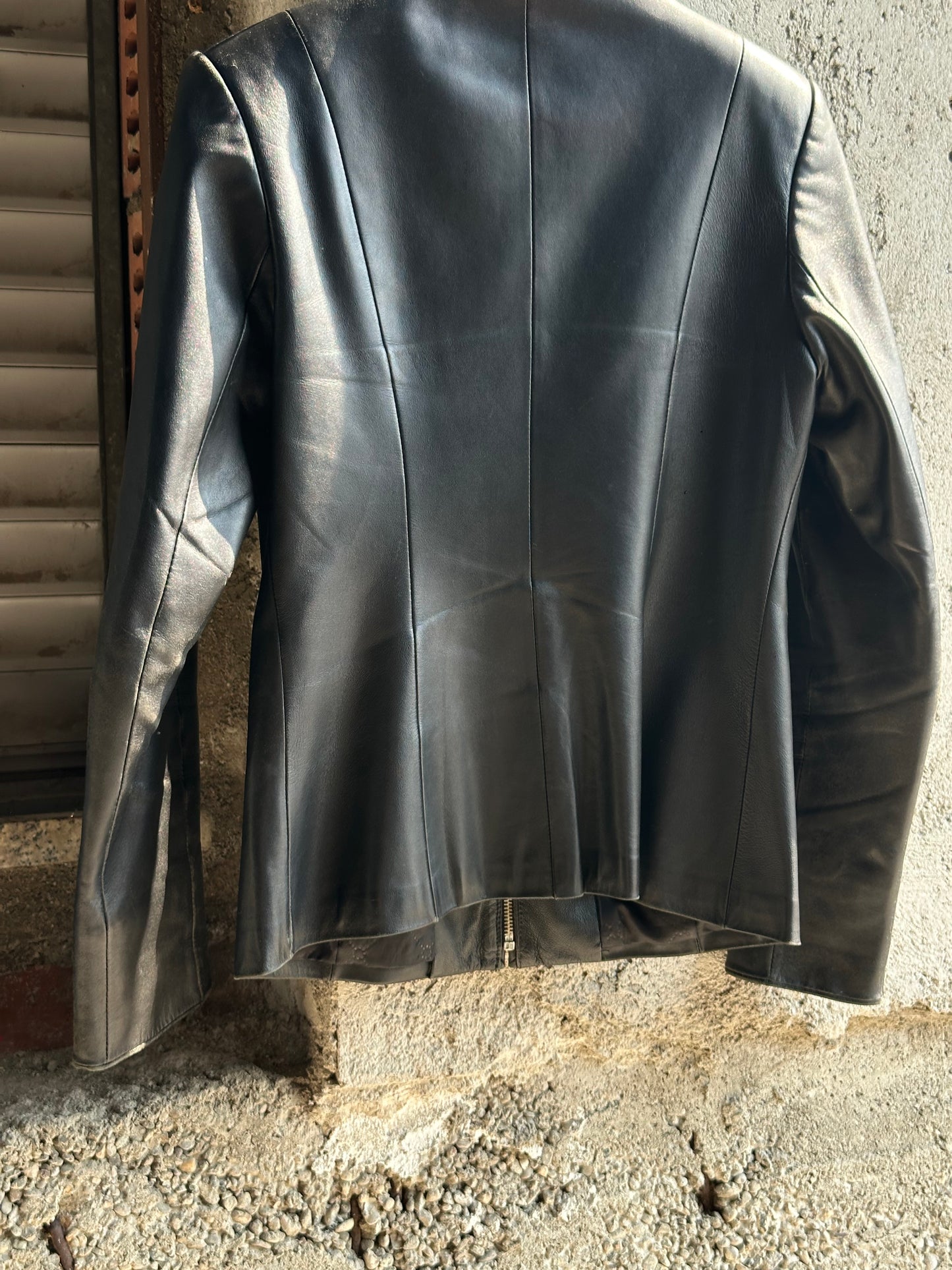STRUCTURED ZIPPED JACKET
